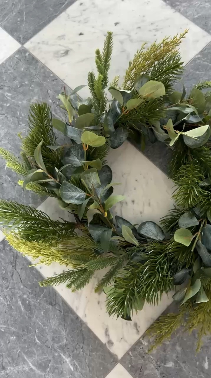 This is such a beautiful wreath from Modern Locke and I am in love how natural it looks! It is 43% off right now!!

Modern Locke, modern, holiday, holiday decor, home

#LTKHoliday #LTKWatchNow #LTKSeasonal