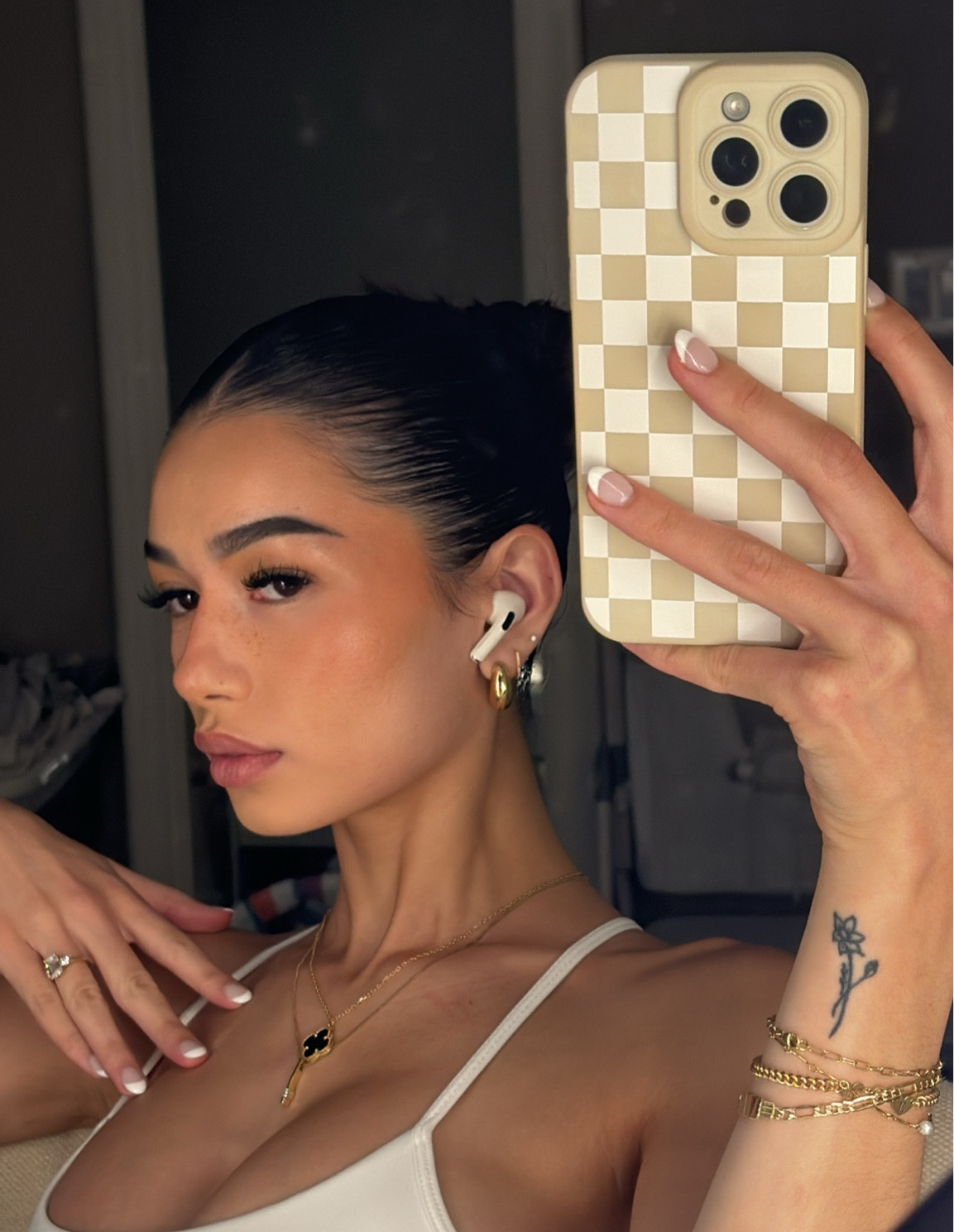 Here are the details to all the products that I use on a quick and easy make up day! I’ve been obsessed with a dewy, simple, bronzed look lately <3 