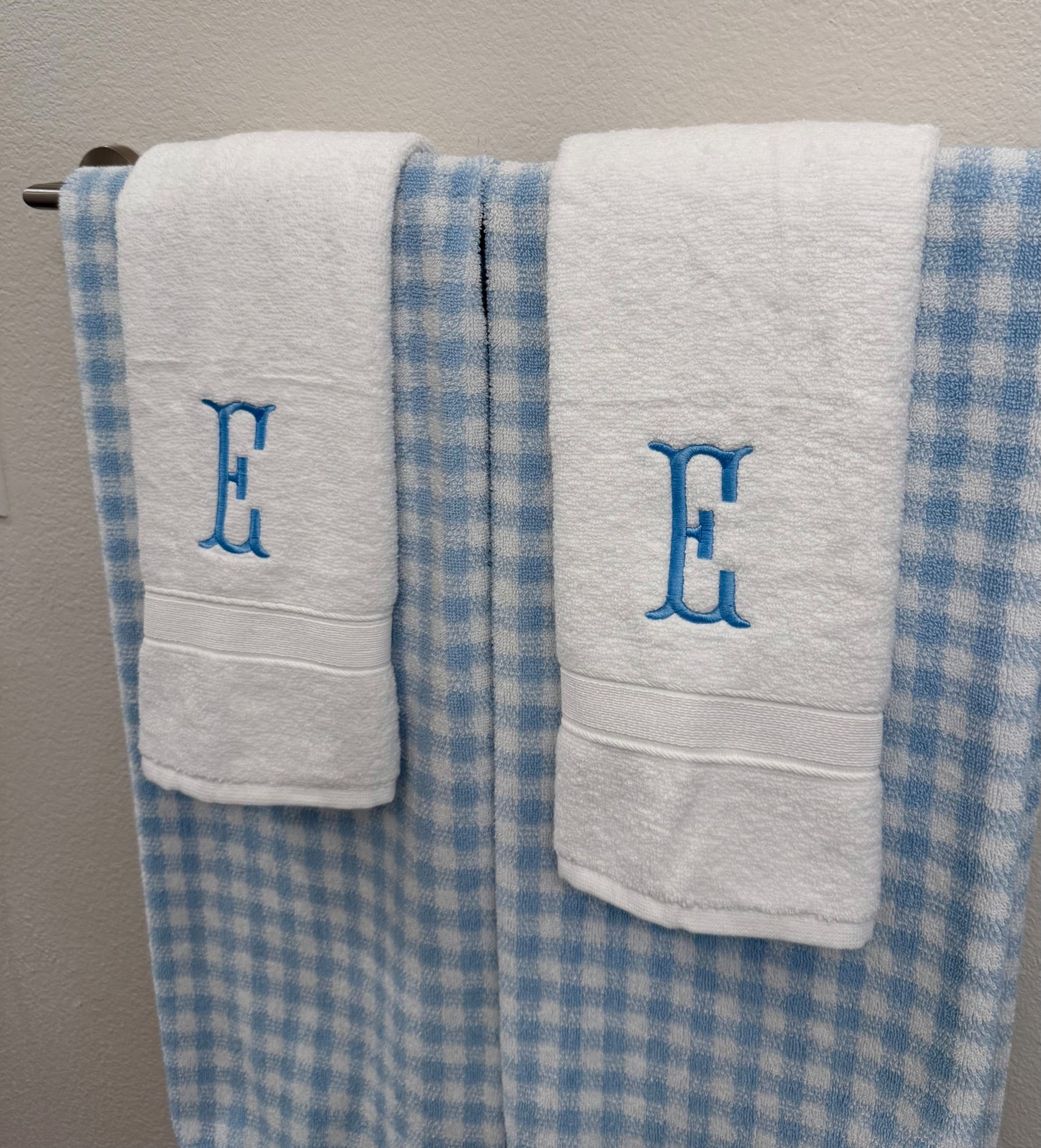 Cutest Bath Towels!


Blue bathroom
Blue towels
Printed towels
Preppy decor
Coastal decor
Gingham towels
Blue gingham
Monogram towels
Personalized towels
Bathroom decor
Home decor
Preppy home

#LTKHome #LTKFindsUnder50
