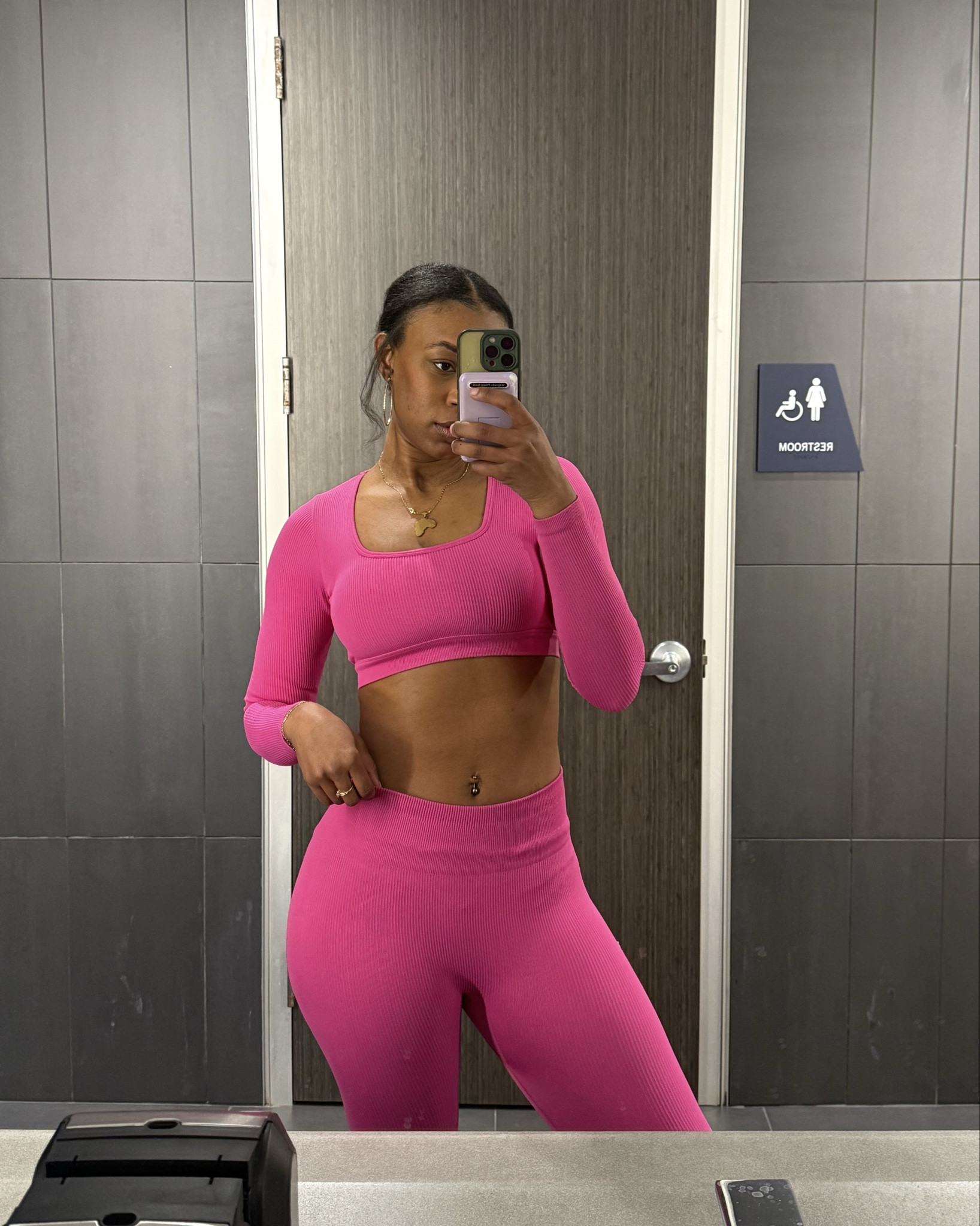 Pretty Pink workout set for the girl on the move. tall girl friendly. I am 6’0”, 165 lbs and wearing a size Medium.

#LTKActive #LTKdayinmylife #LTKfitnessgoals