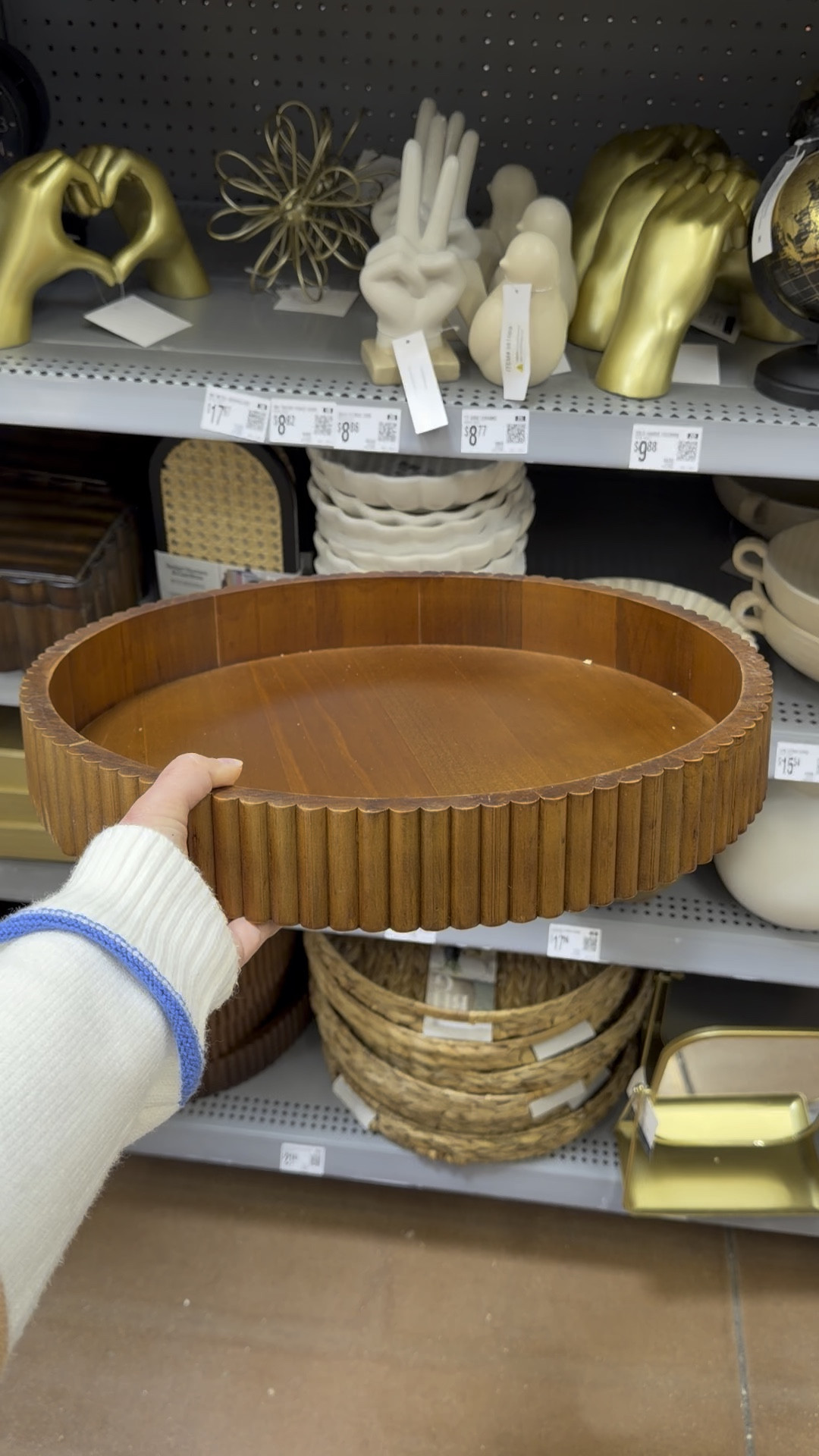 This new round wood fluted edge tray from Walmart looks so high end!


#LTKHome