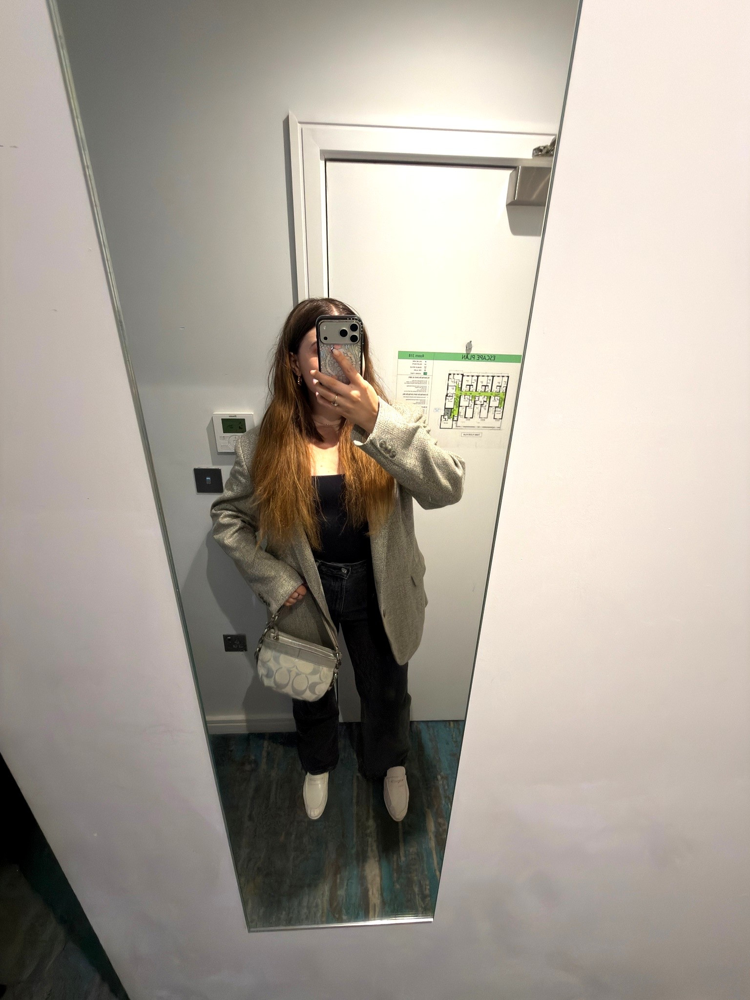 First night out in London! Was pretty tired from traveling so the best I could do was walk to a pub and grab dinner!

#LTKootd #LTKMidsize #LTKTravel