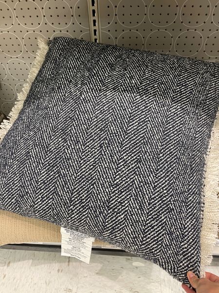 This fall knit pillow is perfect for your home! So cozy! 



#LTKFind #LTKhome