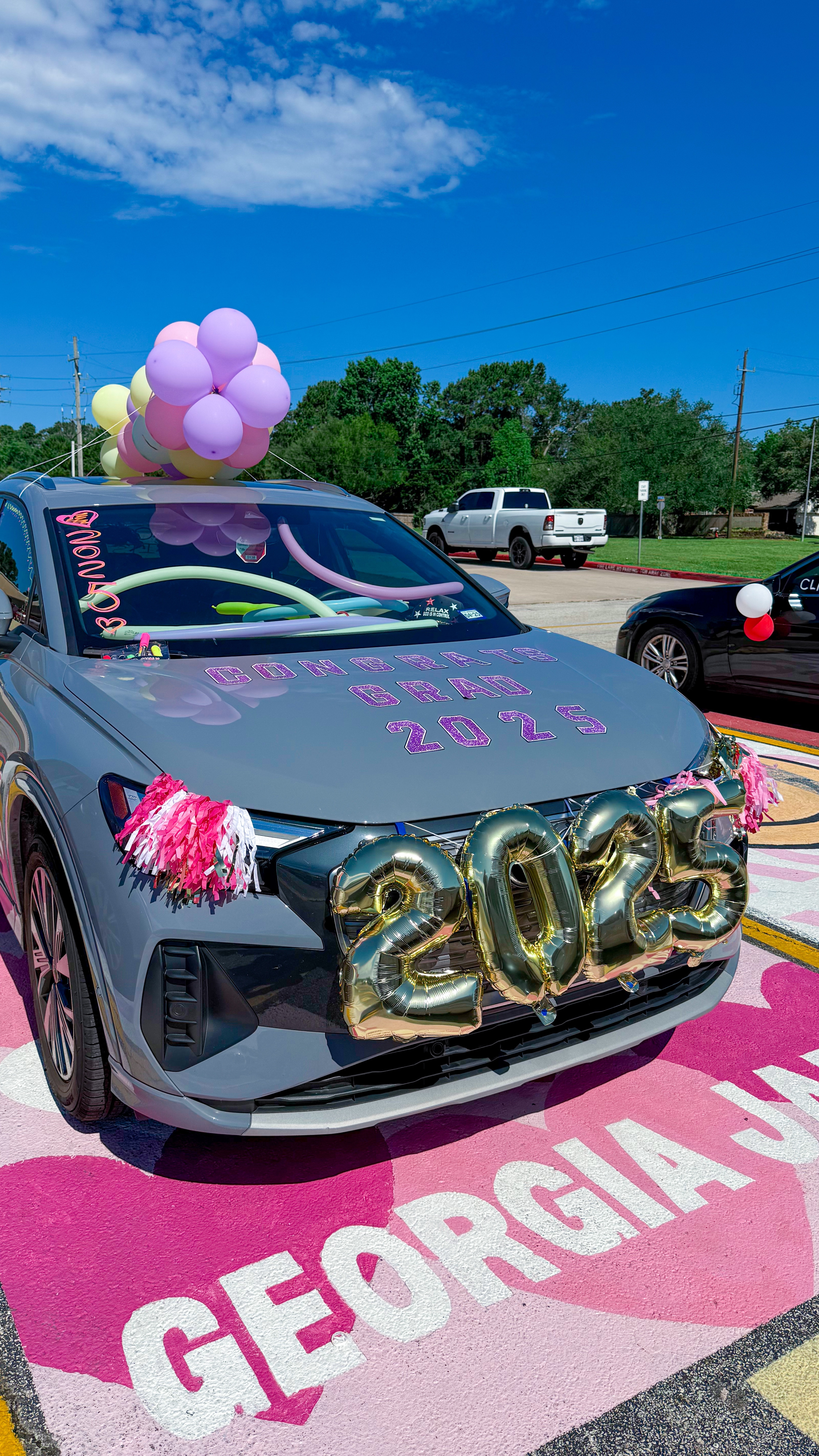 Senior Year Graduation Traditions 💖🎓 car decorations 🩷🧡💛

#LTKParties #LTKKids #LTKFindsUnder50