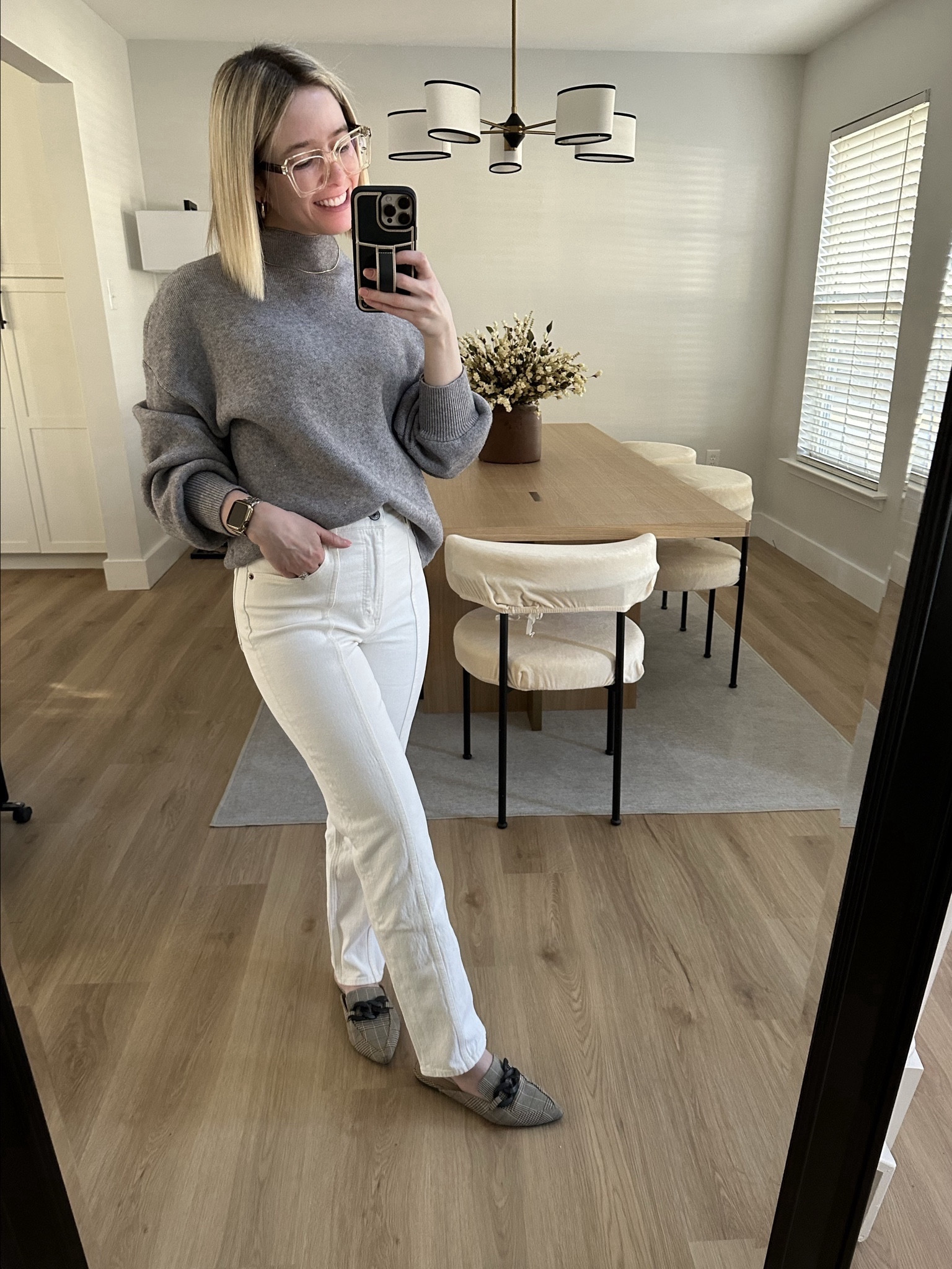 Vici Amsterdam Mock Neck Sweater size Small TTS

Abercrombie Ultra High Rise 90s Straight Jean 25s TTS 

Steve Madden pointed toe mules tts linking similar in stock 

#LTKsalealert #LTKworkwear #LTKMostLoved