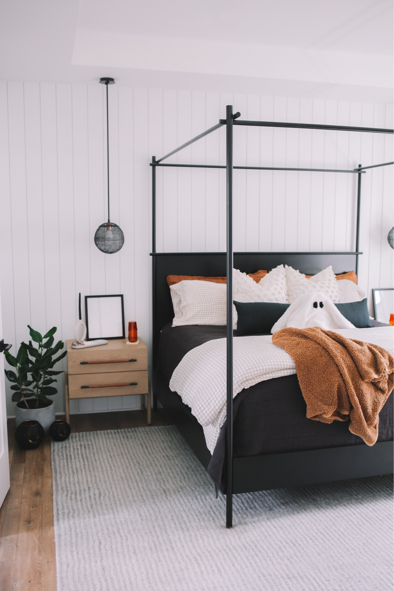 Sho our bedroom here 

#LTKhome