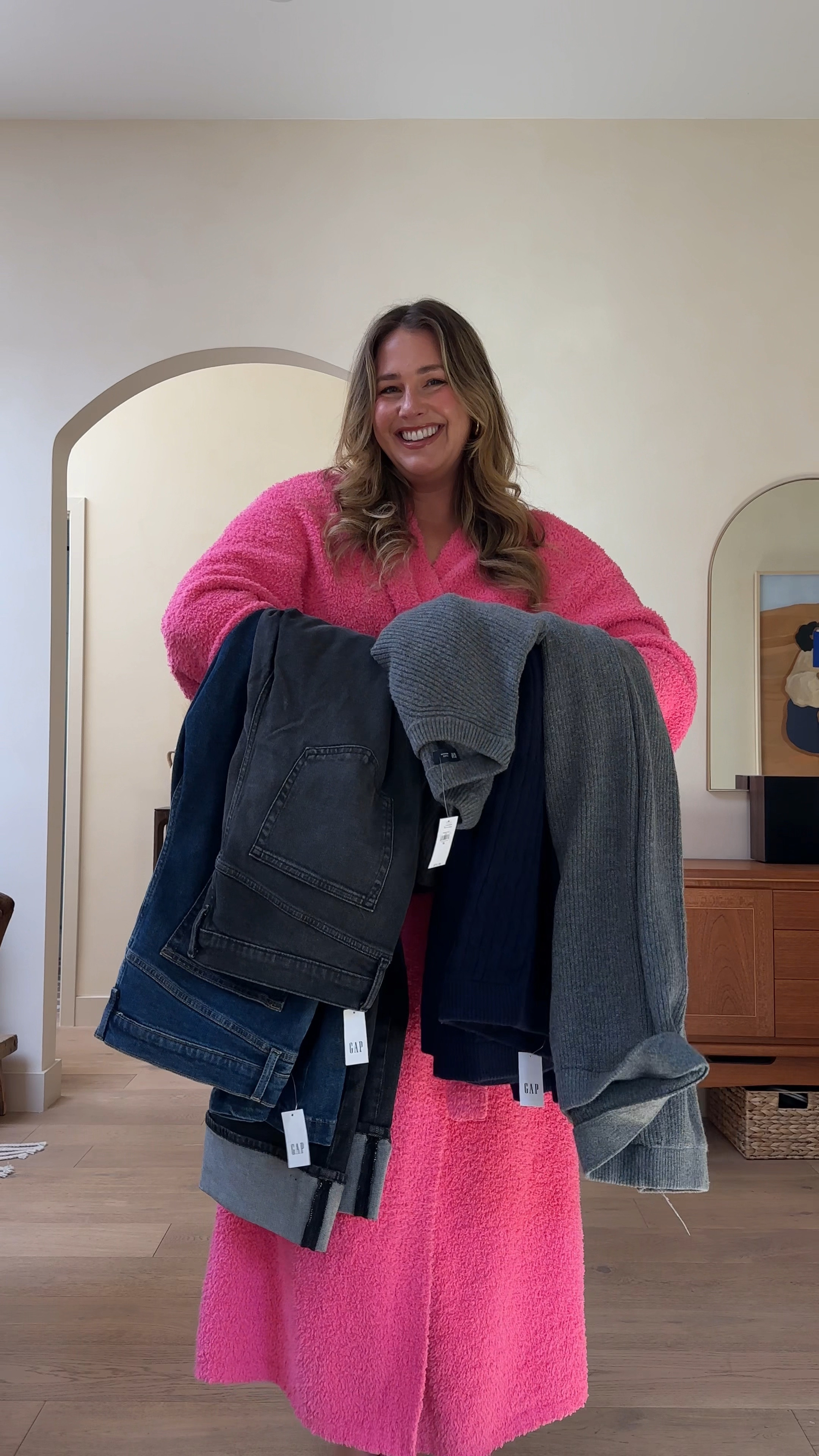 model vs me: Gap Edition! Everything is currently 40% off! Plus use code: FRIDAY at checkout for an extra 20% off!

I’m wearing an XL in the sweat sets and a size 33 tall in the denim and I’m 5’9. 

Both jeans have a lot of stretch to them so if you’re between sizes I suggest taking the smaller size!


#LTKSaleAlert #LTKMidsize #LTKCyberWeek