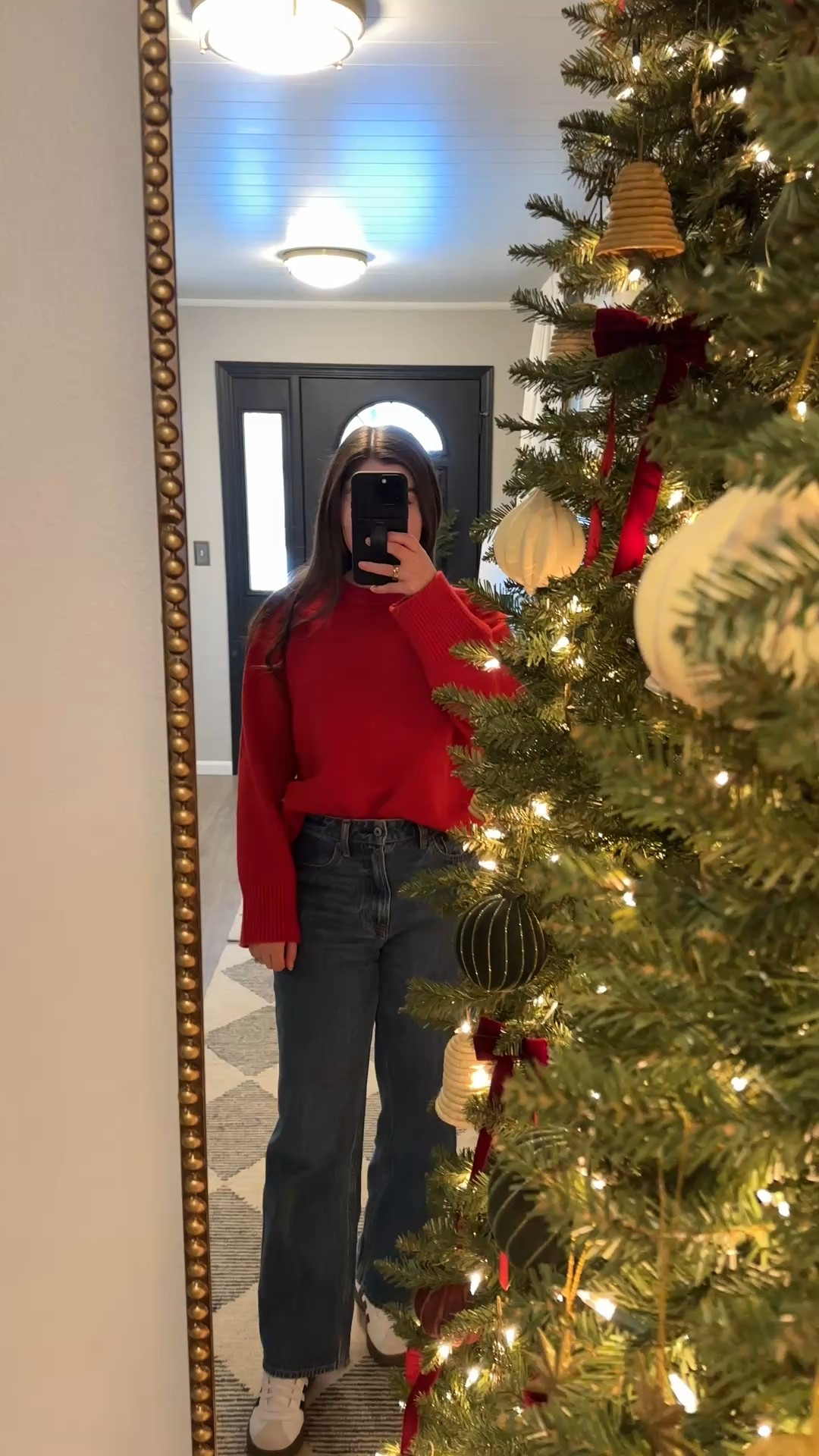 Loving this red Madeline crewneck sweater form Abercrombie and fitch for this holiday season!


#LTKHoliday #LTKSeasonal #LTKPetite