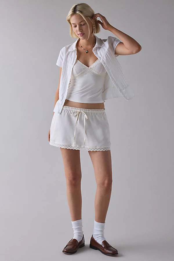 Kimchi Blue Rea Lace-Trim Satin Micro Mini Skirt | Urban Outfitters (US and RoW)