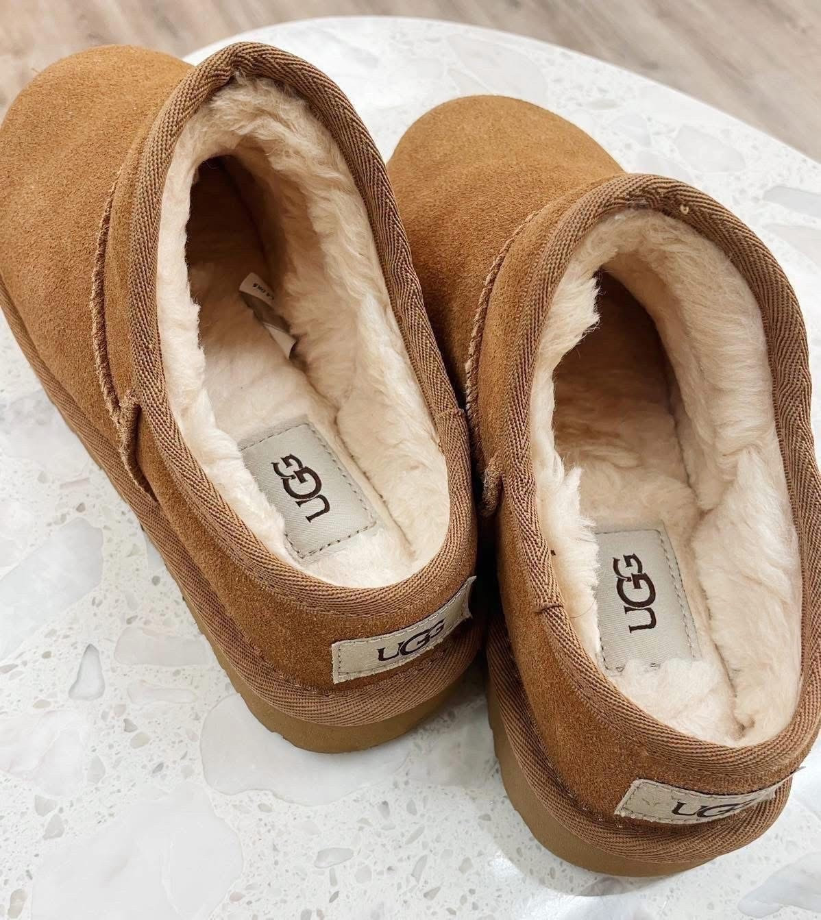 U G G S on sale in 5 colors! Soo very soft! 

Dropping 🔗👇 to shop

#LTKootd #LTKSaleAlert #LTKSeasonal