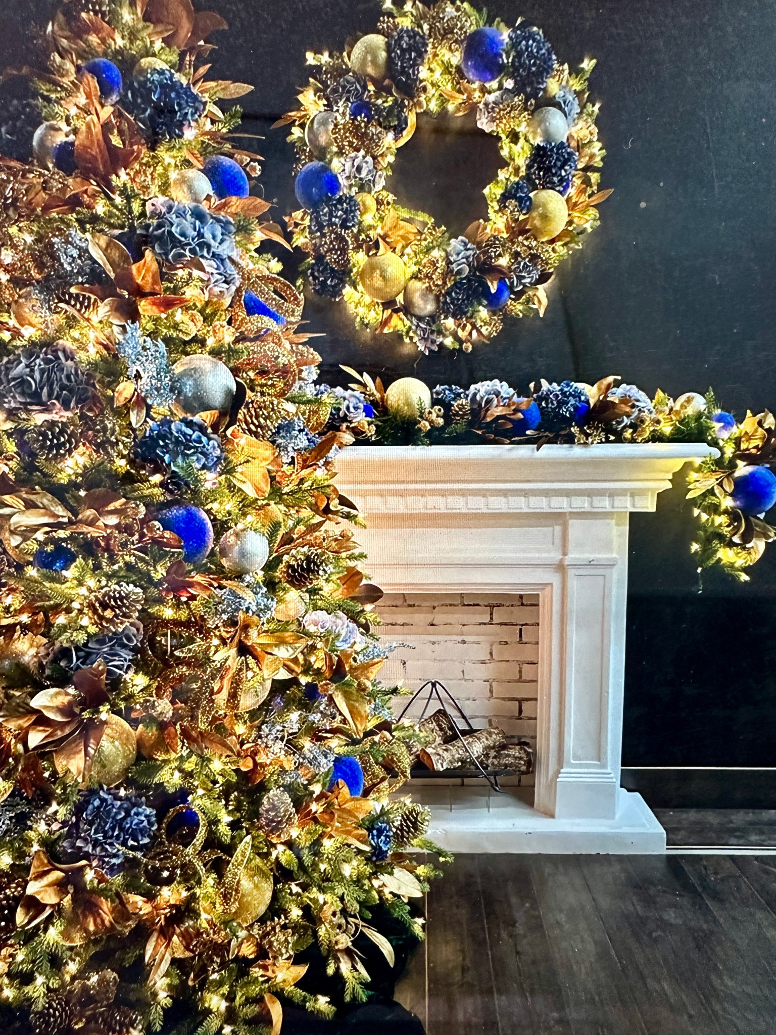 Wow, a fully decorated and pre lit tree all done, everything included!

#LTKSeasonal #LTKStyleTip