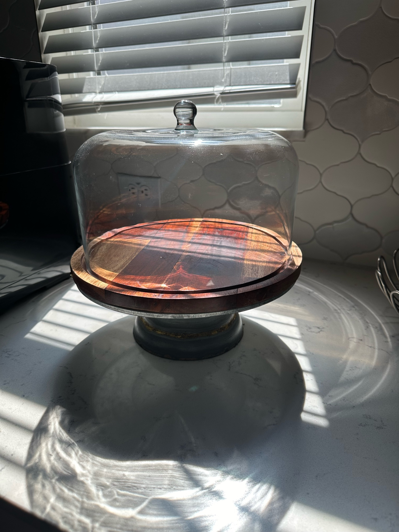 I’ve had this cake stand for years and I love it ! So pretty, I love putting our desserts in it 

#LTKStyleTip #LTKFallSale #LTKHome