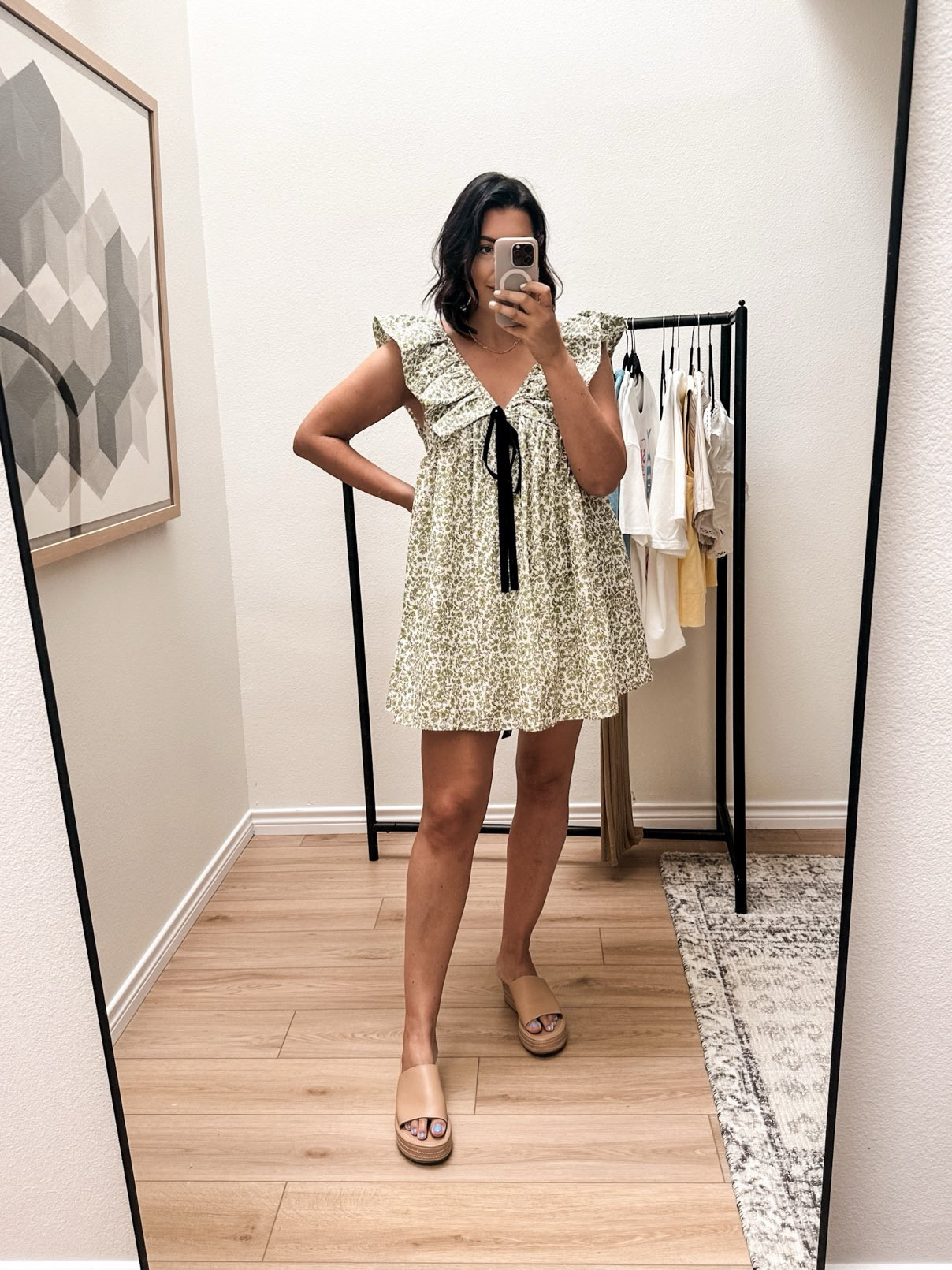 Okay so I’ve seen this dress around and I loved it on others. There were a lot of things I like about it – it’s high quality, the zipper in the back is nice, I love that it is fully lined. It fits well and it came out of the package ready to go. All good things! I am in the large and this is the right size and length for me. 

 

 