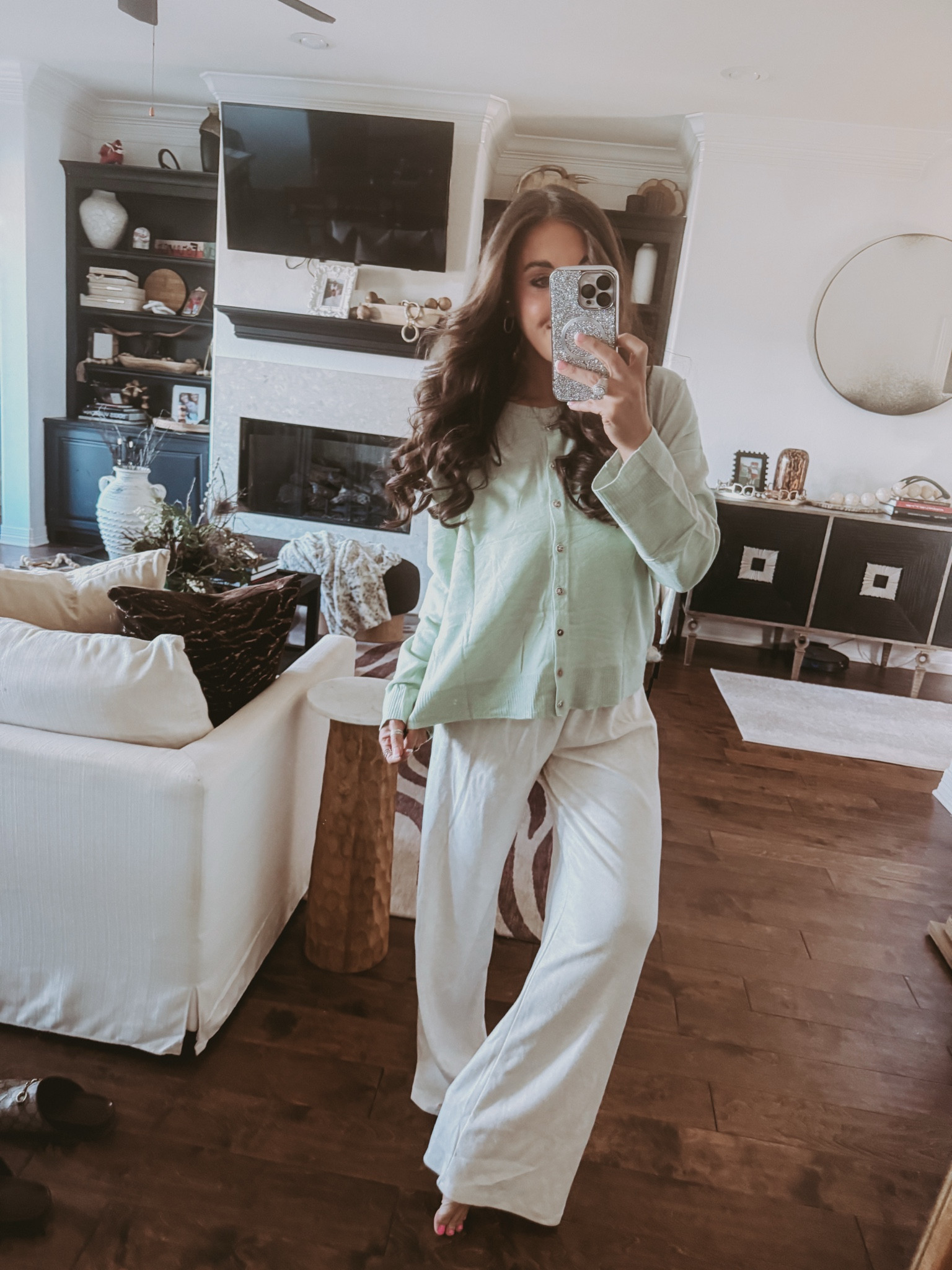 Dress up your summer wardrobe with this stylish cardigan (S) and matching pants (S)! Perfect for a chic and comfortable look. 🌸✨


#LTKPetite #LTKSaleAlert #LTKootd