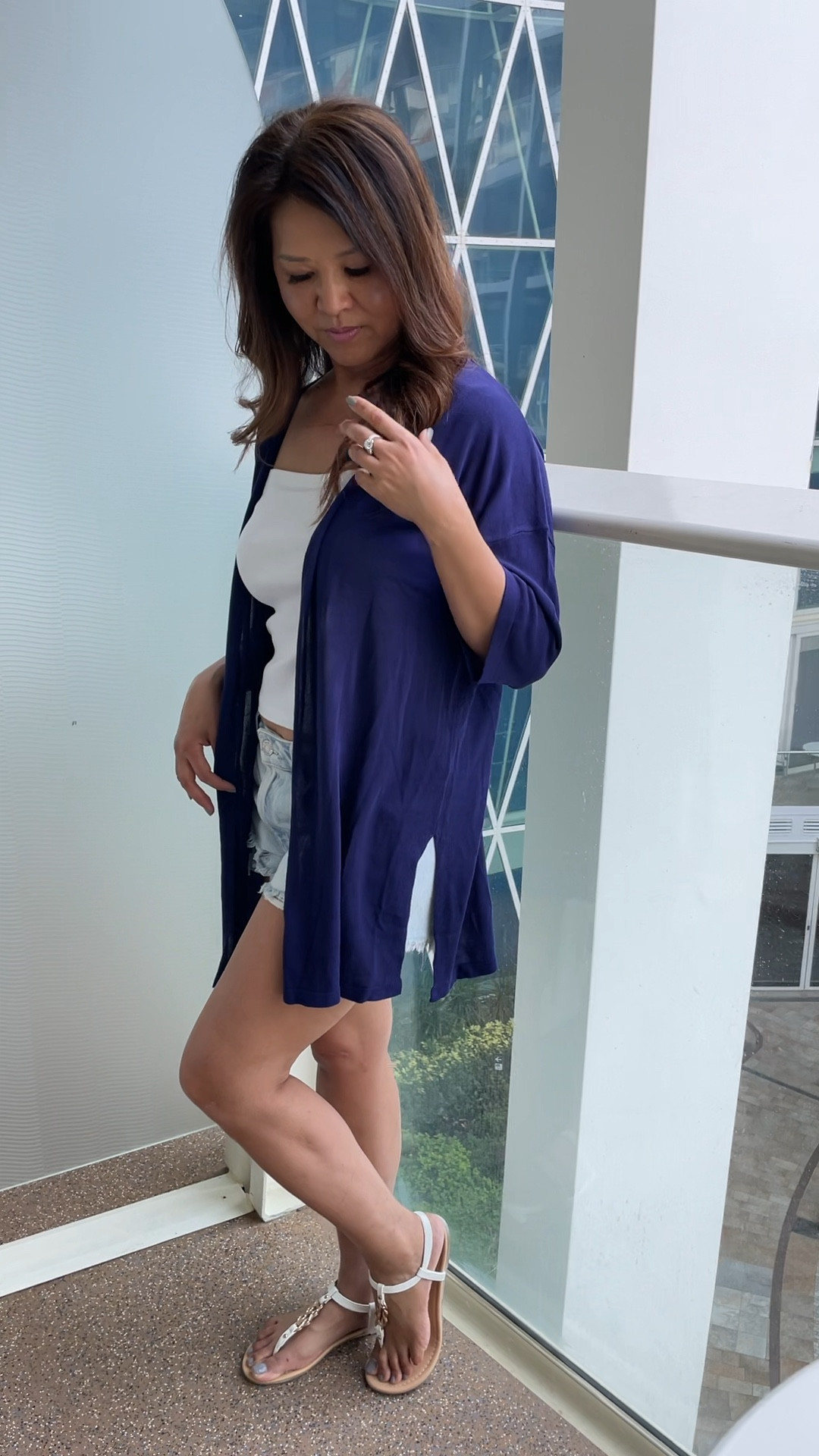 Womens open front lightweight cardigan| I’m wearing the navy in small | use arachcloz for 10% off

#LTKfindsunder50 #LTKtravel #LTKstyletip