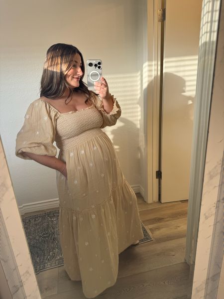 Loveee this lightweight dress for summer!! It is SO soft, breathable and super flowy! Petite and bump friendly too!! 

Wearing a size medium 

Summer fashion, summer event dress, date night, graduation, party dress, vacation dress, maternity dress, bump friendly, dress with sleeves, dress with pockets, off the shoulder dress 


#LTKFindsUnder100 #LTKBump #LTKStyleTip