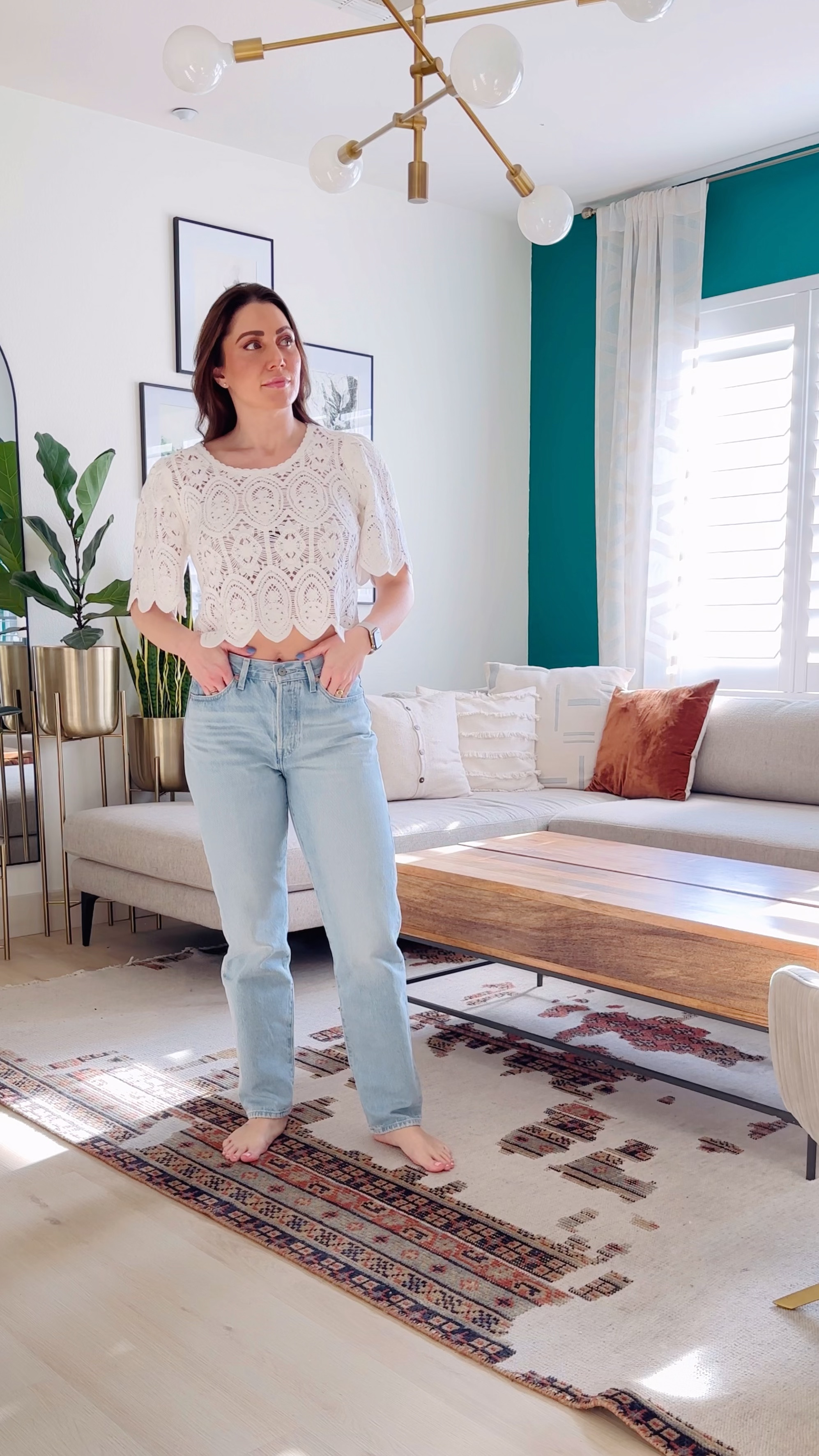 Weekend 🐰 Casual 

This crochet top adds a dressy appeal to high-rise 501 ‘81 Levi’s that feel great on an athletic body type. 

#levis501 #athleticbuild #casualoutfit