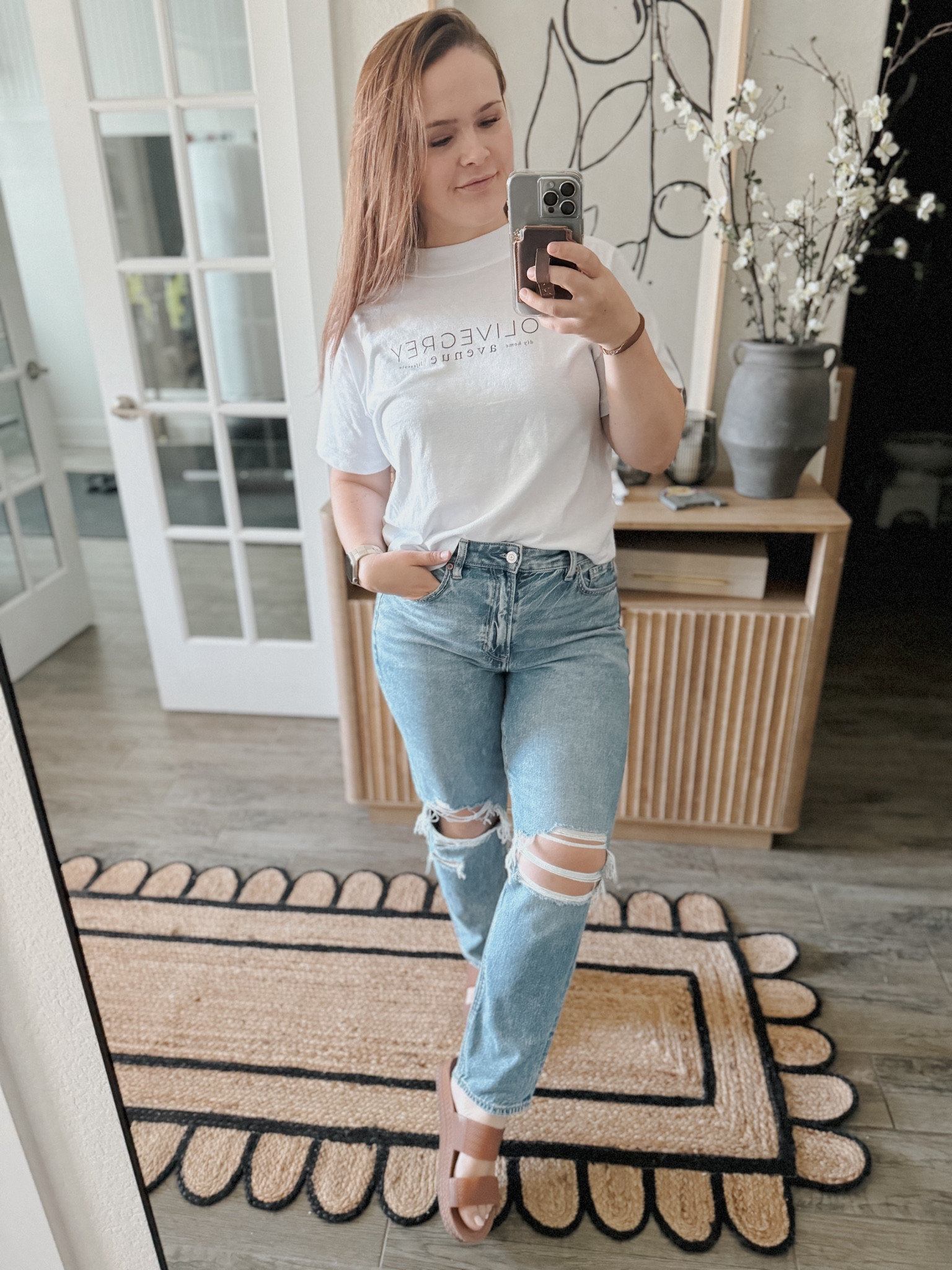 The cutest affordable mom jeans! Wearing size 8, they hit at the perfect length and I’m 5’4”. I also put on new lashes that are the best! Wearing “no drama"

#LTKBacktoSchool #LTKMidsize #LTKFindsUnder50