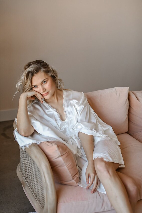 Bridesmaid Robes/ Bridal Lace Robe/ Bridesmaid Gifts/ Gifts Mementos/ Bridal Party Robes/Weddings... | Etsy (US)