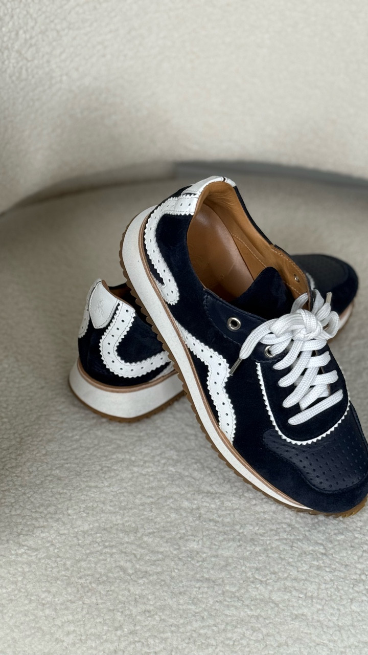 The coveted navy sneaker that is back IN STOCK 💥!! 

#LTKdayinmylife #LTKootd #LTKOver40