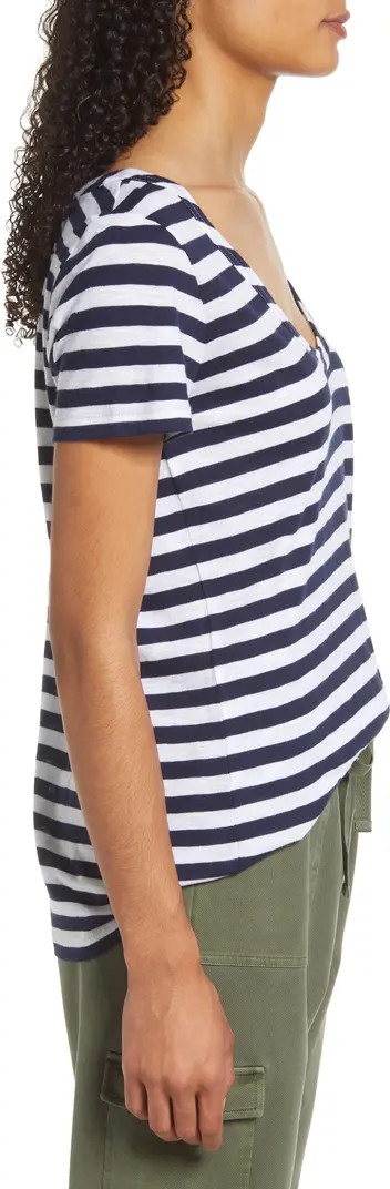Caslon® Rounded V-Neck T-Shirt | Nordstrom | Nordstrom