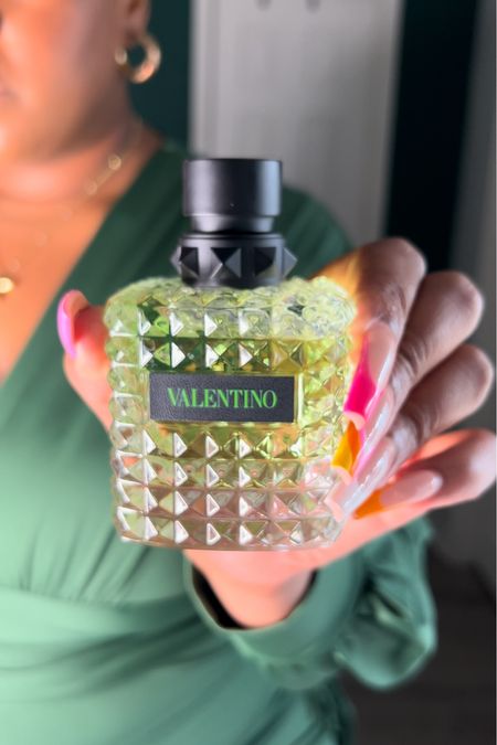 #GiftedByValentino #BornInRomaGreen 
And I wore this scent all weekend! Many compliments! 🤌🏾💚 I love the light floral yet sweet scent of this fragrance! So if you’re looking for a good Spring scent head over to @sephora and buy this right away! | Spring fragrance
#ManyVibrantWaysToBeYou
@valentino.beauty

#LTKbeauty