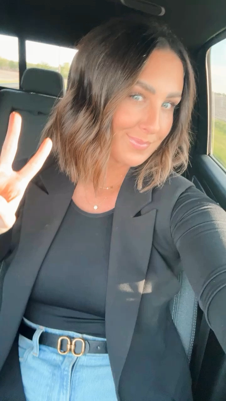 Bodysuit-m/l
Blazer Vest-medium
Jeans-27L 
Belt-27-32


#LTKstyletip #LTKVideo #LTKsalealert