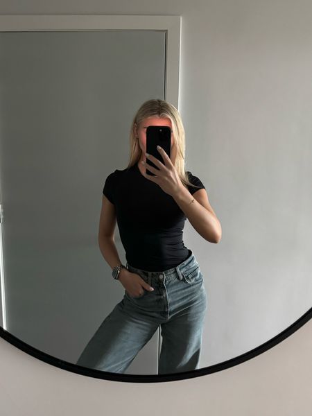 SKIMS dupe from H&M for £9.99!!!! 

Jeans are from Zara 



— 
skims, skims dupe, wardrobe staple, basics, Zara jeans, casual outfit, everyday outfits, high street fashion 

#LTKSeasonal #LTKstyletip #LTKeurope