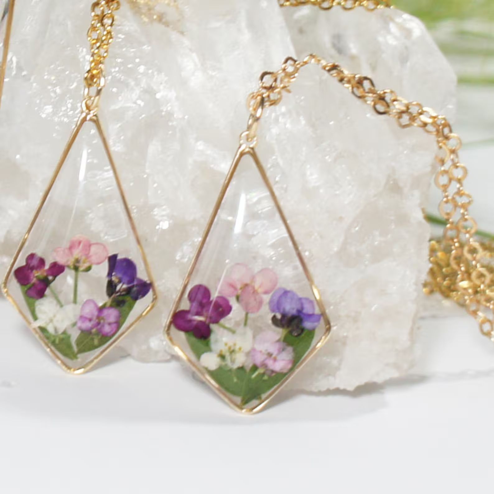 Tiny Pressed Flower Rhombus Necklace, Alyssum Resin Necklace, Terrarium Jewelry, Botanical Resin ... | Etsy (US)