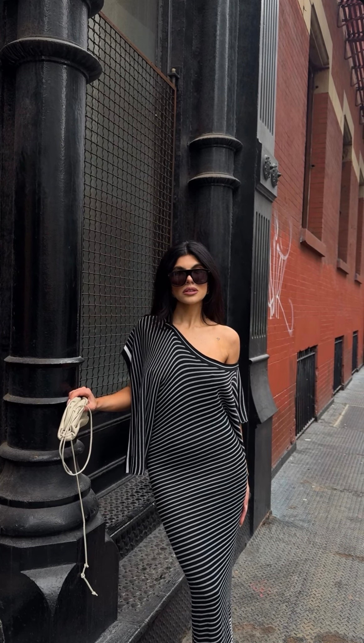 A cute look for stories

Vintage dress, stripe dress, feminine dress, flattering dress, must have dress

#LTKgrwm #LTKNYFW #LTKootd