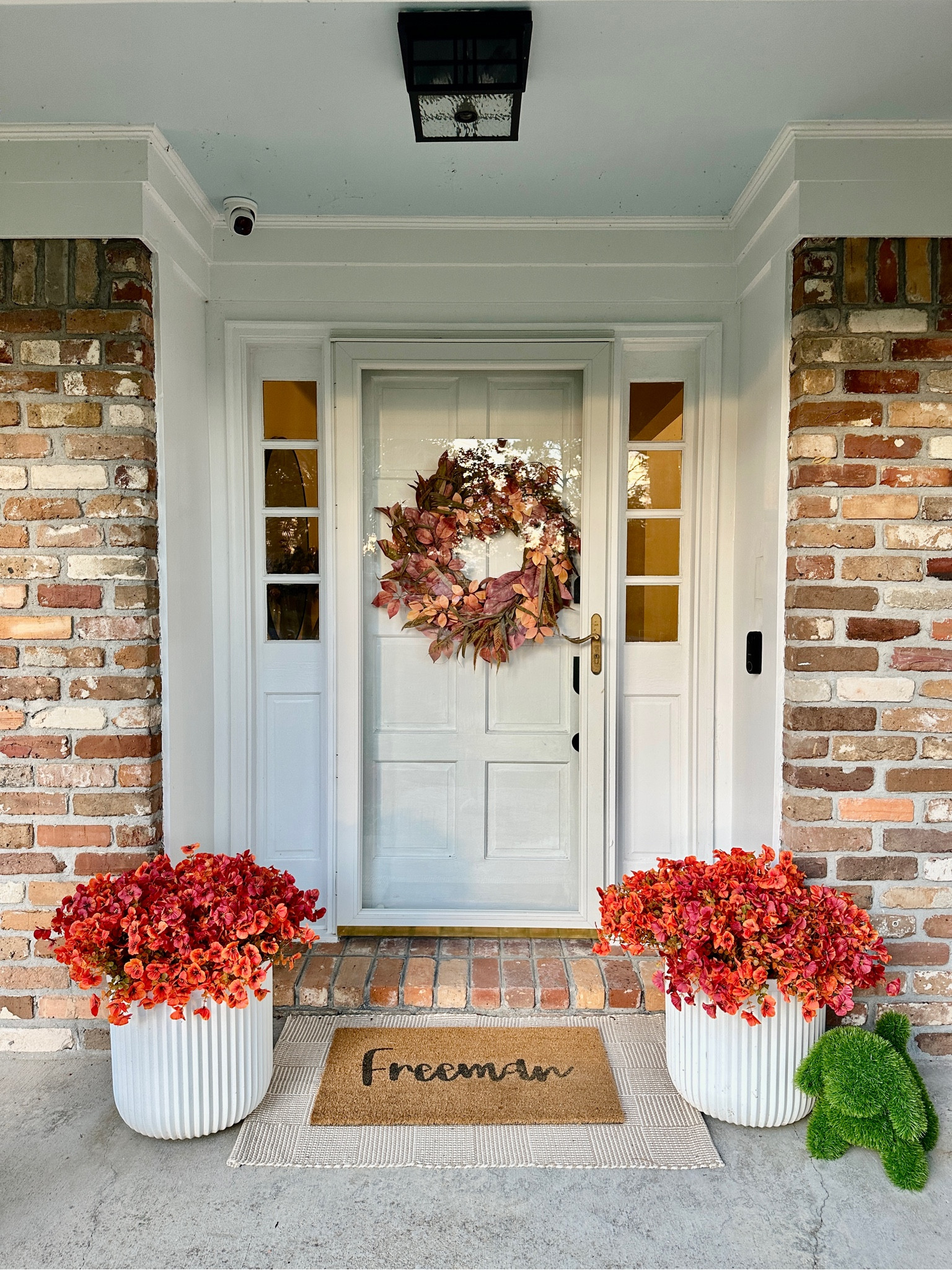Looking for simple front porch ideas for fall? These faux florals, ribbed planters, and a custom doormat make the perfect Southern welcome!
#FallDecor #FrontPorchInspo #LTKhome #CoastalHomeDecor #PorchStyling #SouthernLivingHome

#LTKHome #LTKSeasonal #LTKFindsUnder50