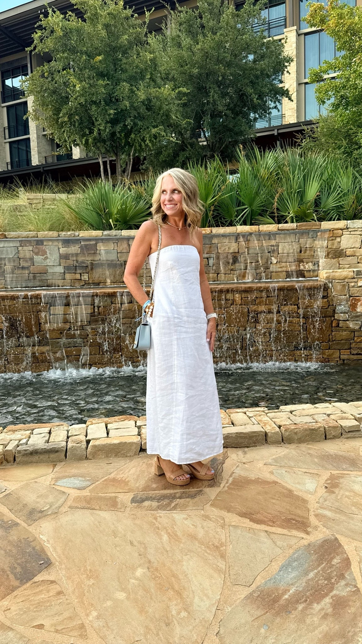 For the love of linen!!! So many colors in this fully lined, strapless linen dress. Wearing XS
@Quince

#LTKgrwm #LTKdayinmylife #LTKCon