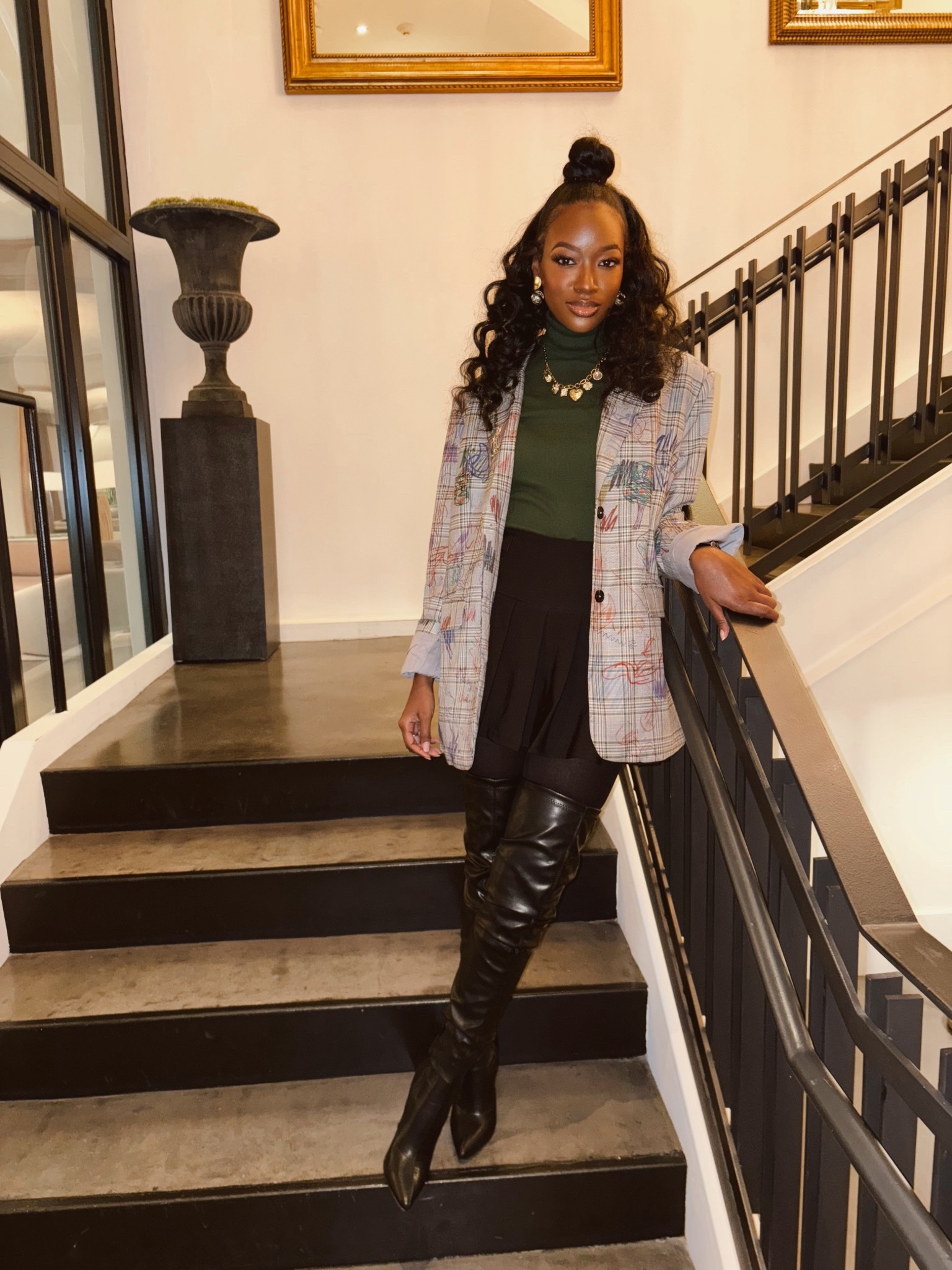 Top: H&M
Blazer : Fashion Nova 
Skirt :ASOS 
Boots: ASOS 

#LTKCyberWeek #LTKHoliday #LTKFindsUnder50