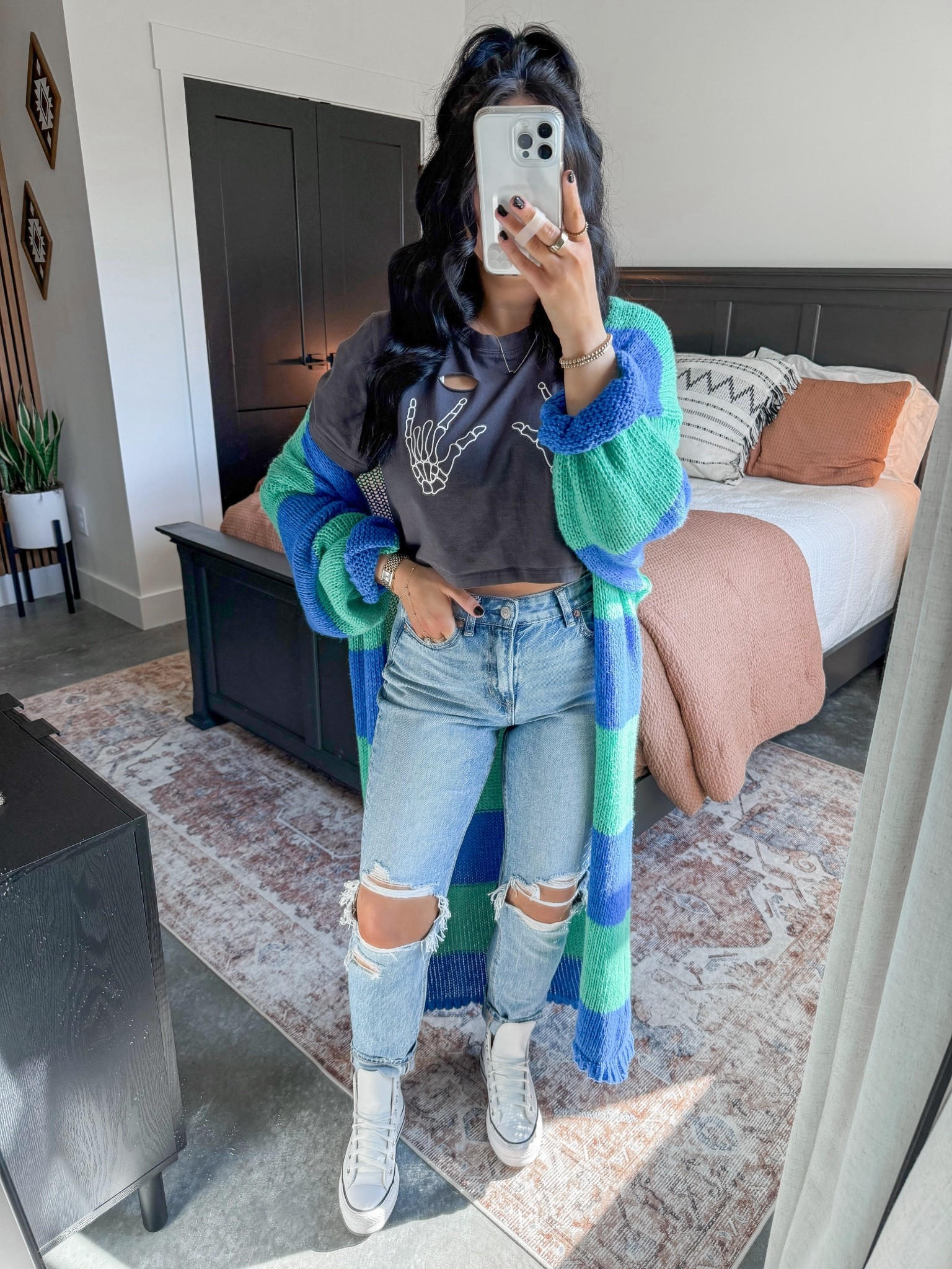 Colorful Fall Outfit 💙💚

Cardigan - small
Tee - medium
Bralette - medium
Jeans - 4

Love this colorful (yet kind of edgy) easy fall OOTD! This cardigan is SO CUTE! I love the blue and green combo! It is a thinner knit material, so you could always swap out the tee for a white long sleeve if it's cooler where you live! Finished the look with these ripped American Eagle jeans (love them so much that I actually ordered 3 more colors in this style!) & my white leather platform converse sneakers! 🤍



#LTKFindsUnder100 #LTKFindsUnder50 #LTKootd