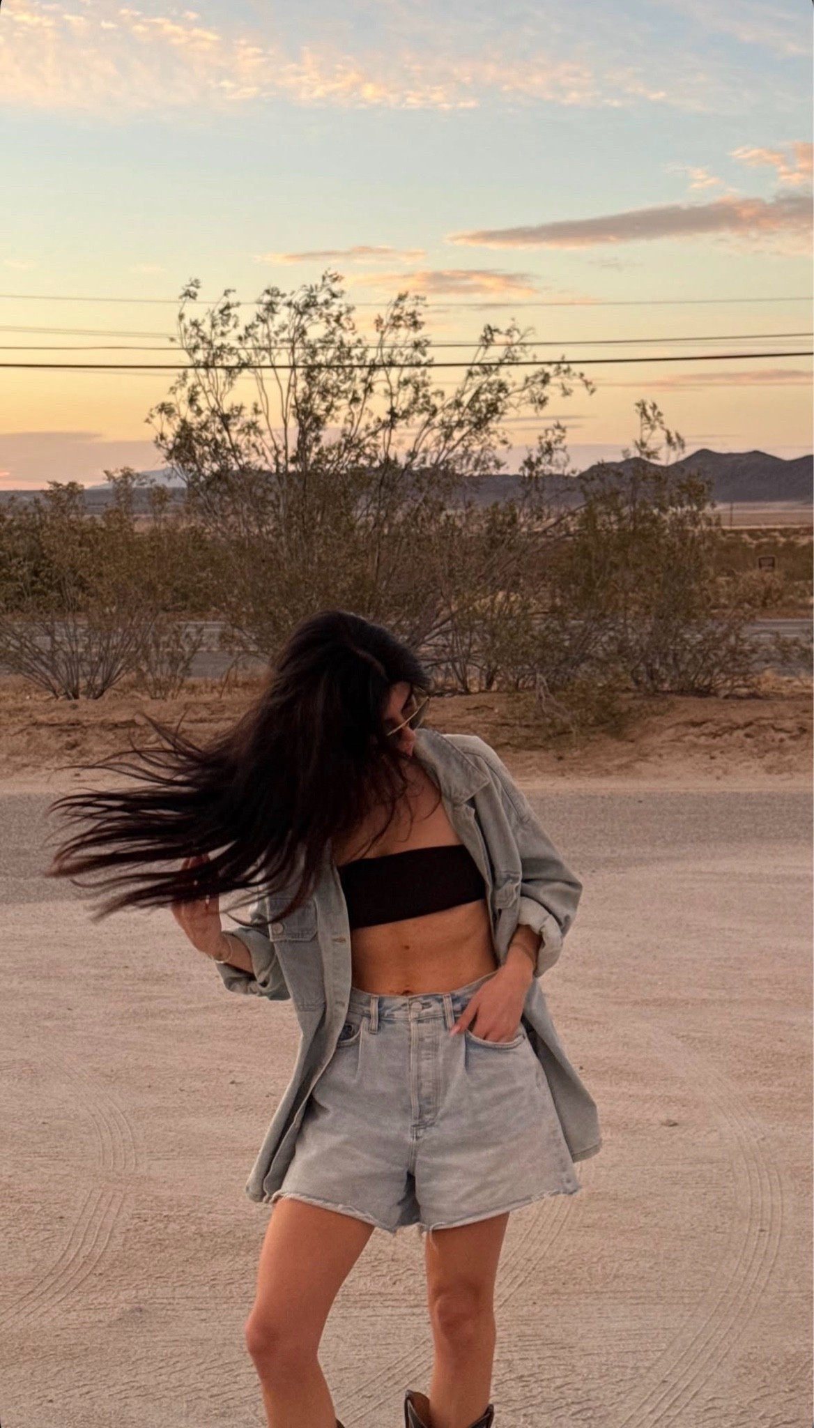 Quick desert ootd 🌵

Denim on denim, Canadian tuxedo, desert style, what to wear in the desert, Joshua tree style, palm desert, denim shorts

#LTKootd #LTKgrwm #LTKTravel