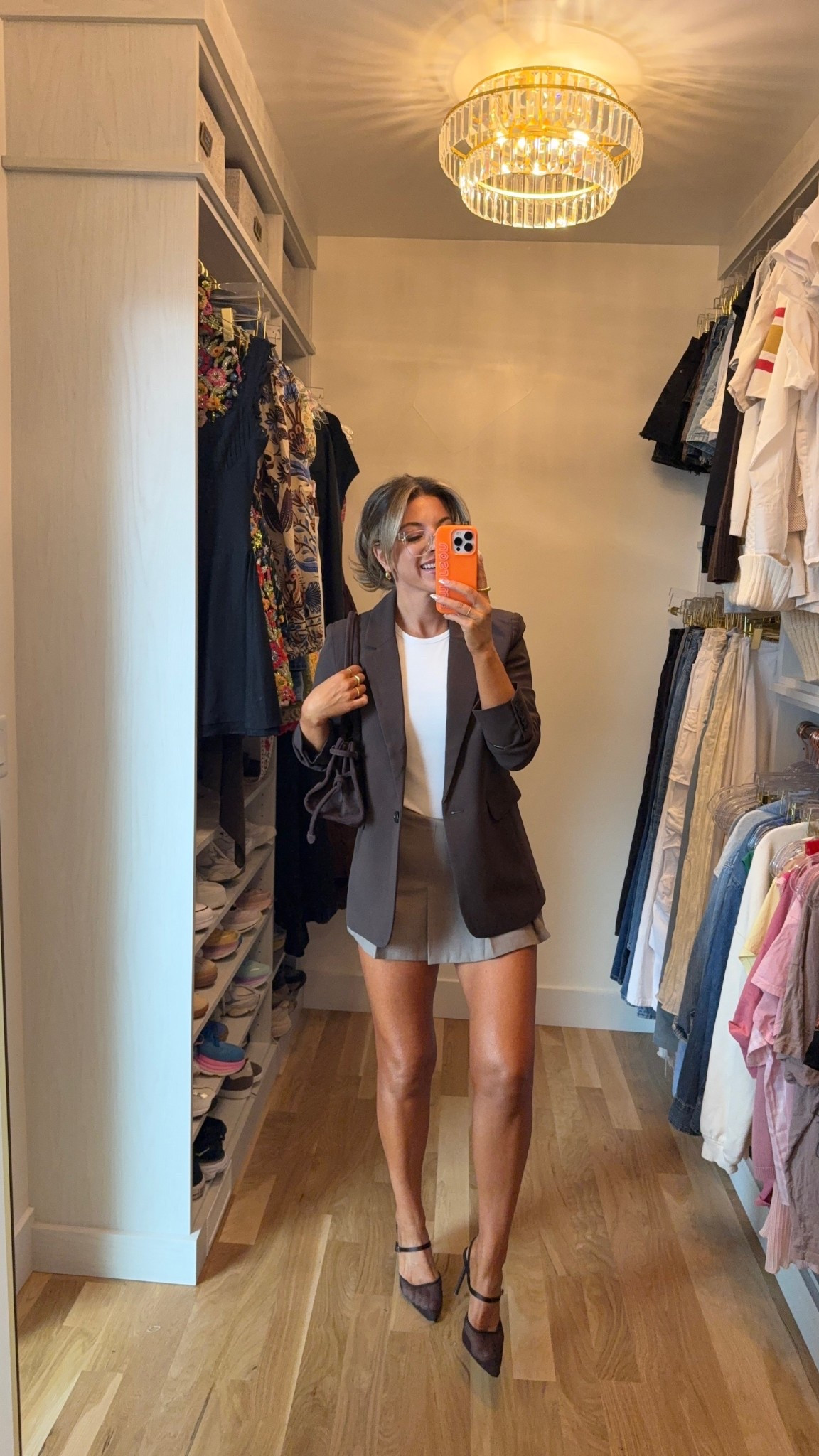 Abercrombie fall workwear pleated skort with brown blazer 

Abercrombie code: AFLTK

Wearing xs skirt small tops 
workwear
Plated skort
Brown blazer
Date night
Fall transitional
Fall event 


#LTKFindsUnder100 #LTKFallSale #LTKWorkwear