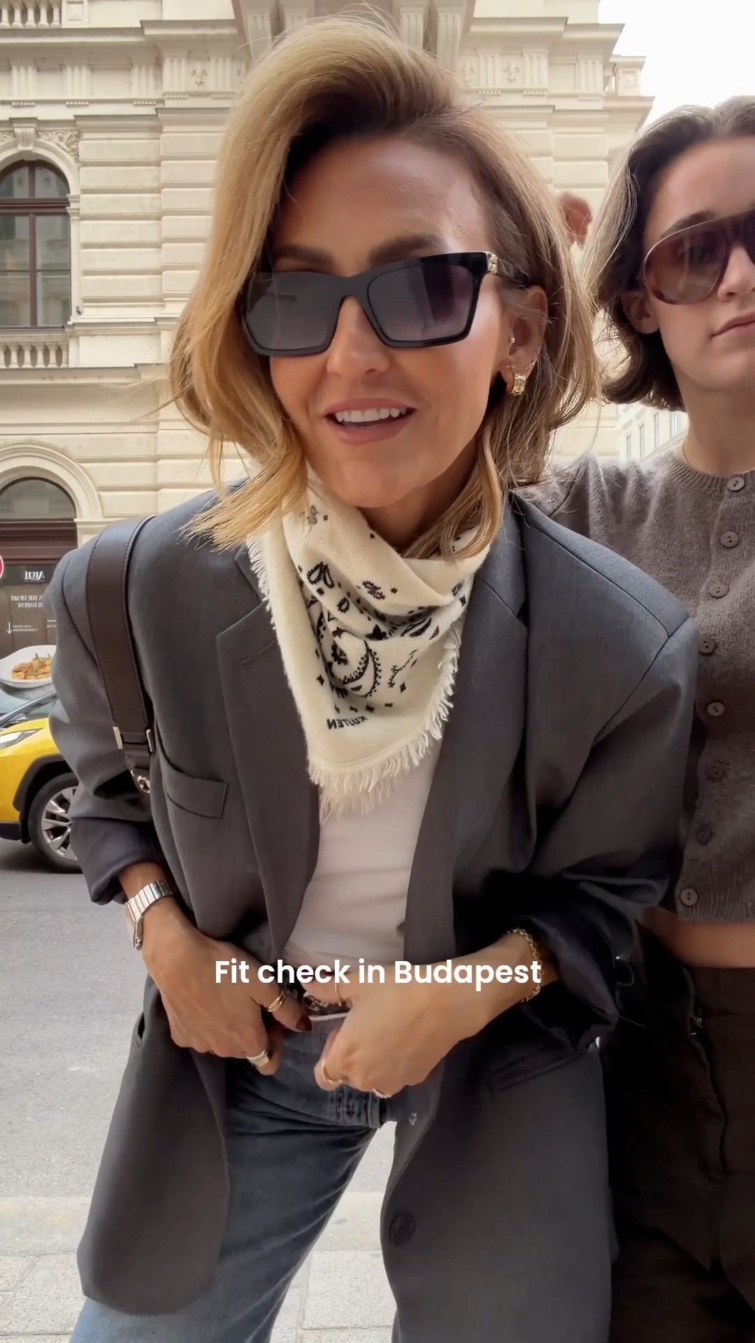 Walking tour fit check in Budapest 🖤✨ comment SHOP and I’ll send you all the links! 

Comfy chic for the win! We walked for over 4 hours in these looks, they passed the test! 

My Jeans 25, blazer xxs (fits super oversized) tee XS
Bella’s cardi small, barrel pants 2 (fits oversized!)
