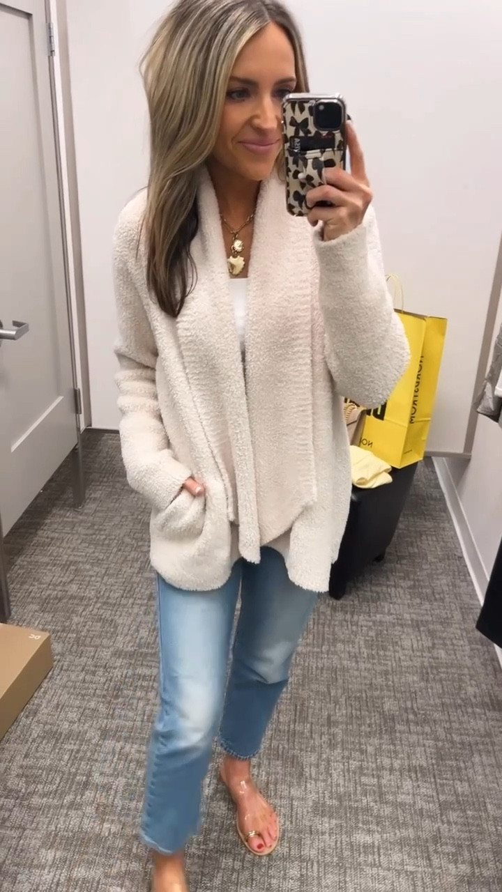 Barefoot dreams cozy cardigan is heavenly! I bought mine 7 years ago & it’s still one of my favorites. Amazing quality! Feels like you’re wearing the coziest blanket. Adorable with leggings or denim. Great for the workplace as well. 


#LTKSaleAlert #LTKWorkwear #LTKStyleTip