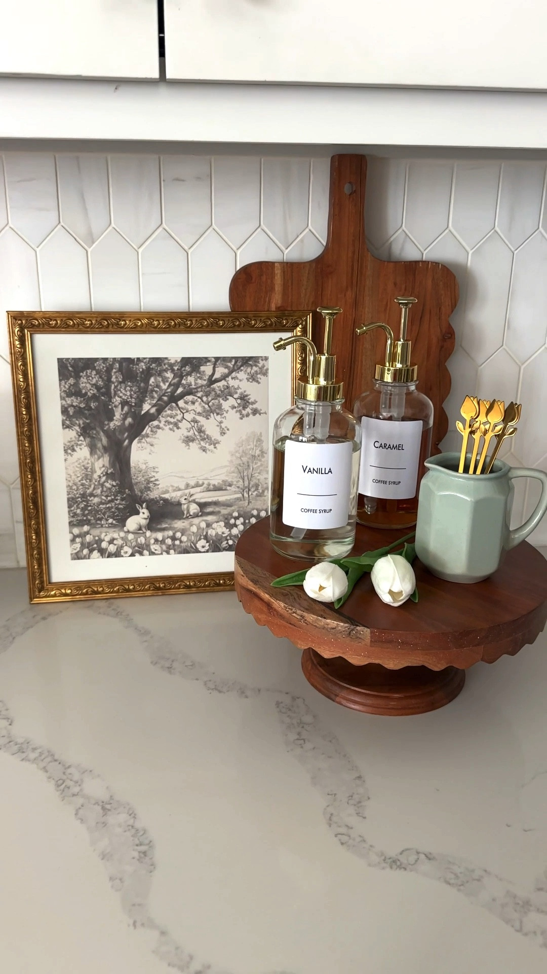 Simple spring coffee bar☕️
.


#LTKdayinmylife #LTKHome #LTKmorningroutine