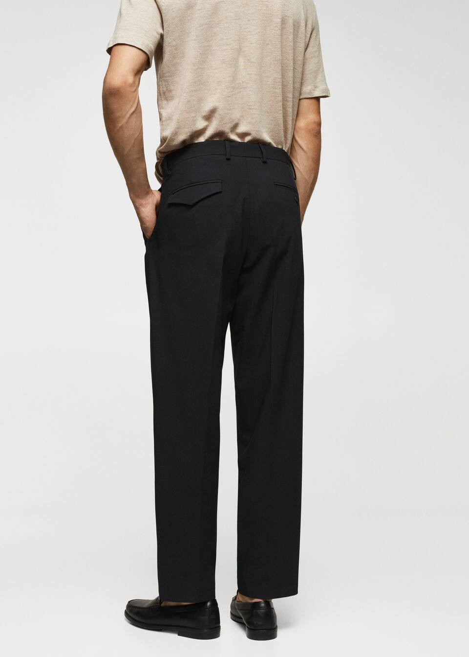 Regular fit pleated cotton trousers -  Men | Mango Man USA | MANGO (US)