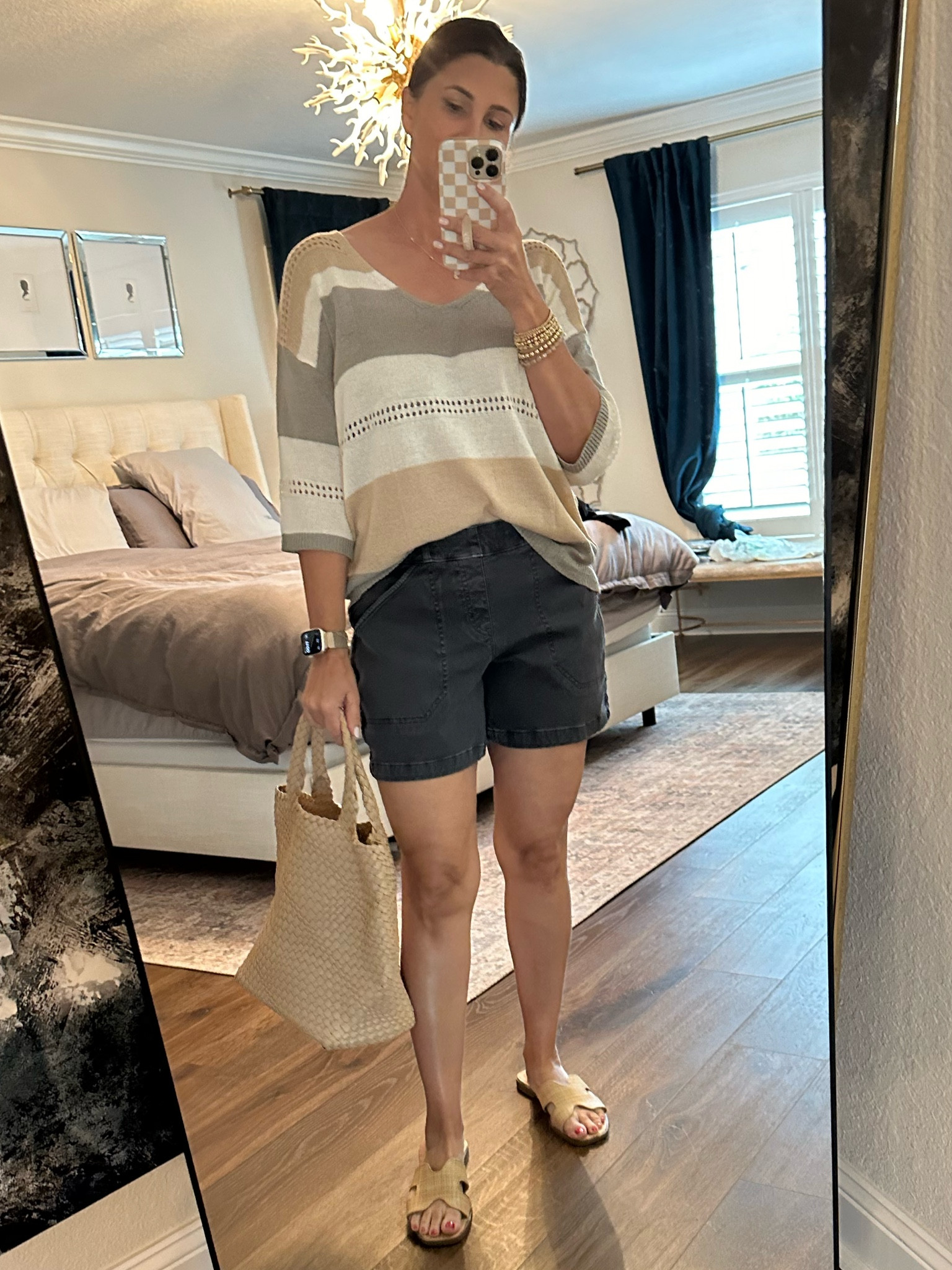 Wearing my most favorite @spanx shorts in the 6” size medium. 