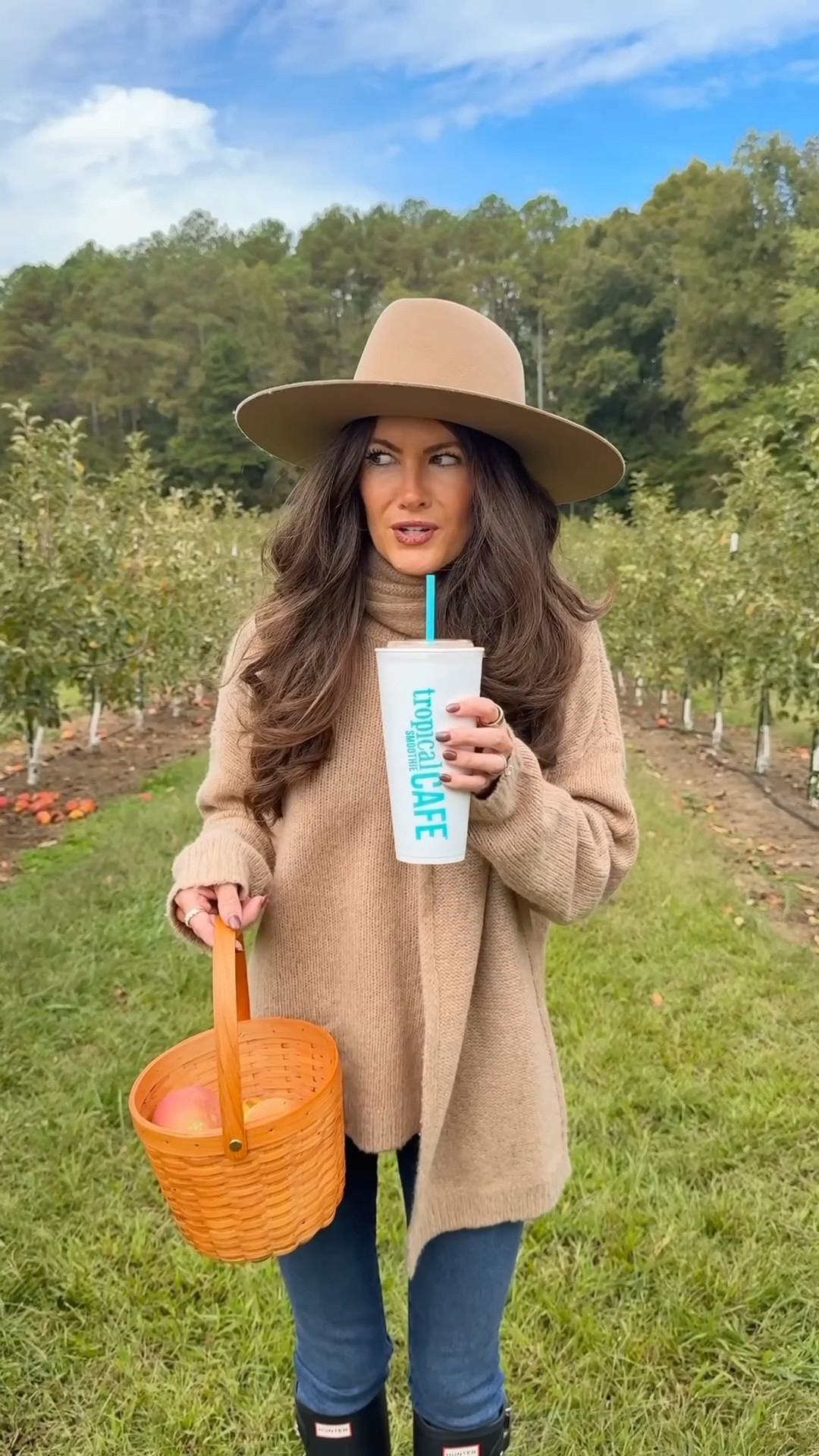 … and they lived Apple-y Ever After 🍎

#LTKFindsUnder100 #LTKFamily #LTKSeasonal