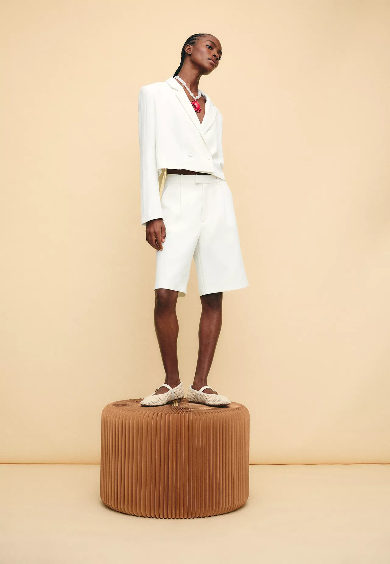 Textured Bermuda shorts with darts | Stradivarius (UK)