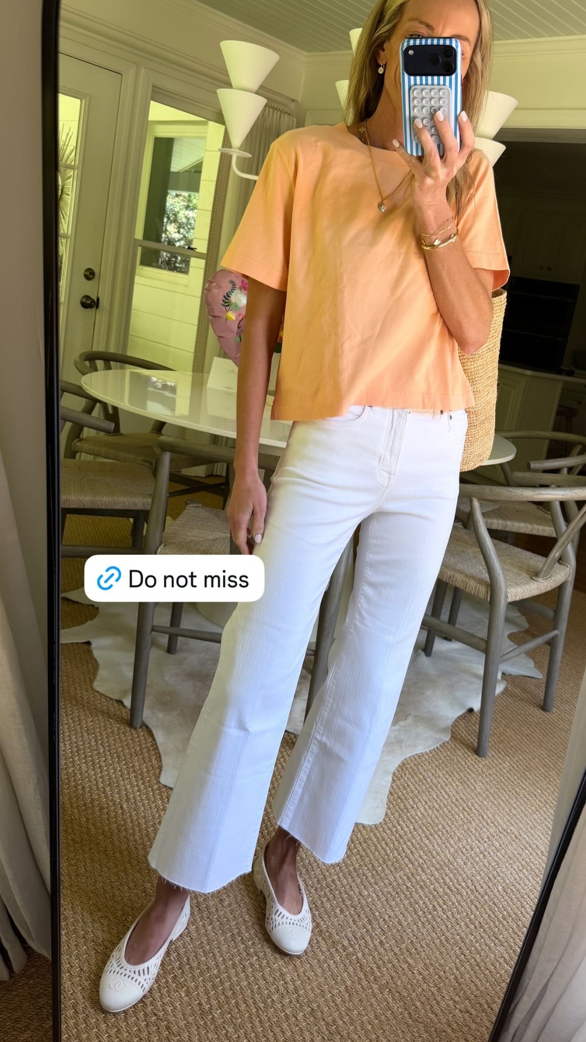 Such a fun outfit with a pop of color!!