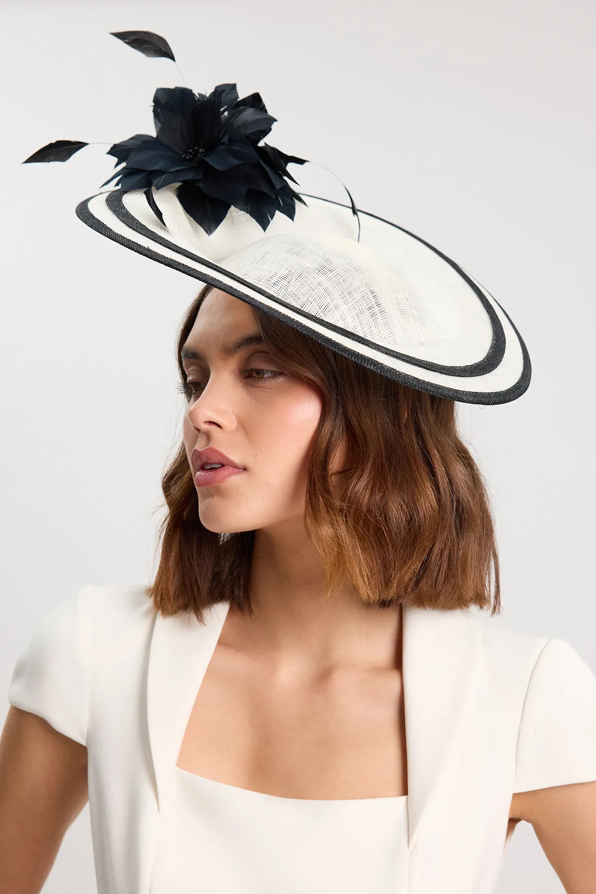 Mono Flower Trim Detail Fascinator | Karen Millen USA | Karen Millen