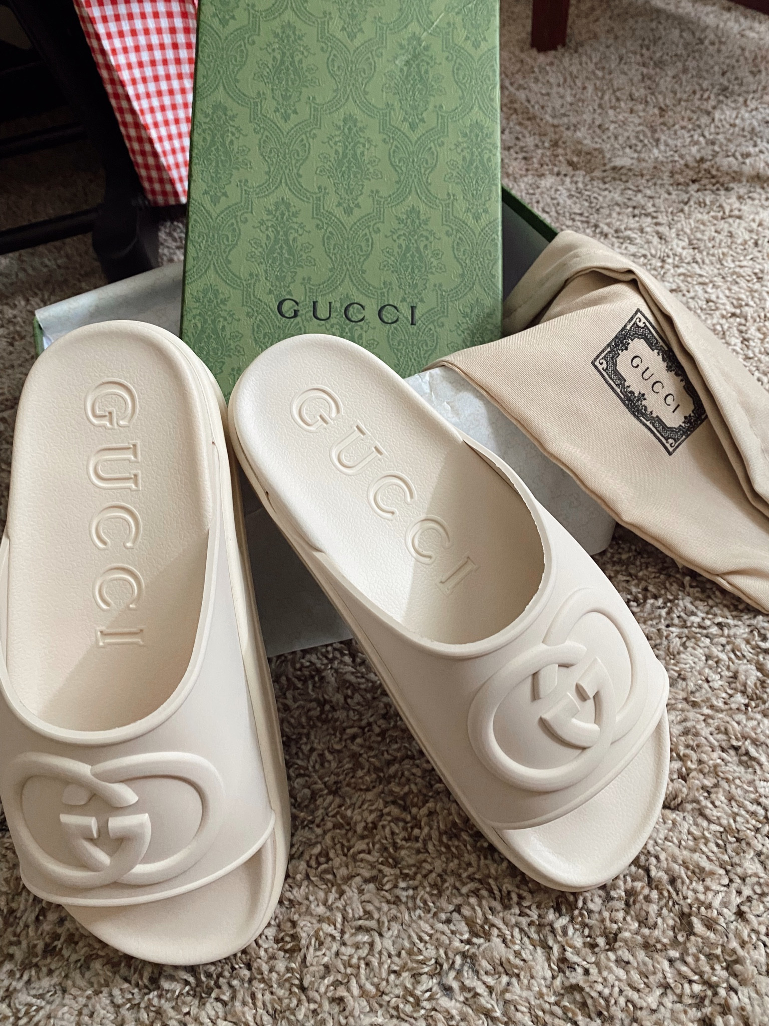 The most COMFORTABLE platform slides!! 

#LTKFind #LTKfit #LTKstyletip