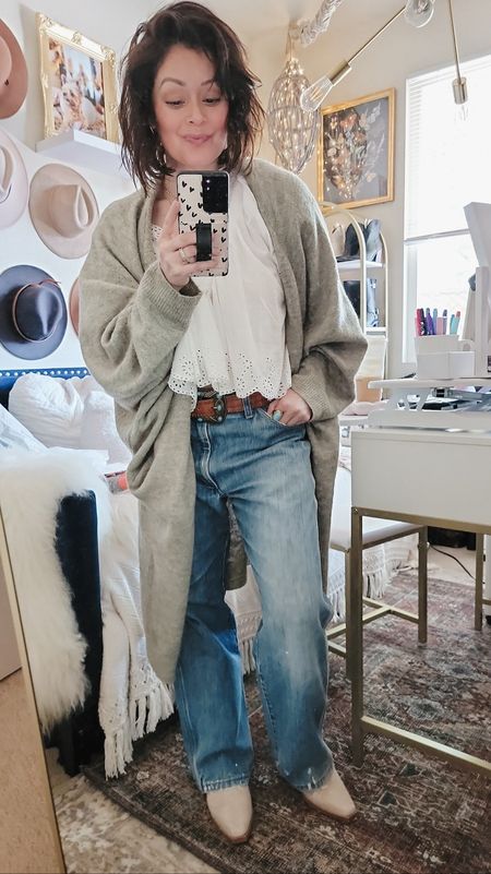 Wearing a small in the topWearing a sm/med in the cardiganVintage wranglersWearing a size 6 in bootsWhen shopping Kinsley Armelle use my Discount Code: ka-countrychichomes Cowboy bootsCowgirl bootsFree People Cozy cardigan Spring outfit 

#LTKstyletip #LTKbump #LTKU