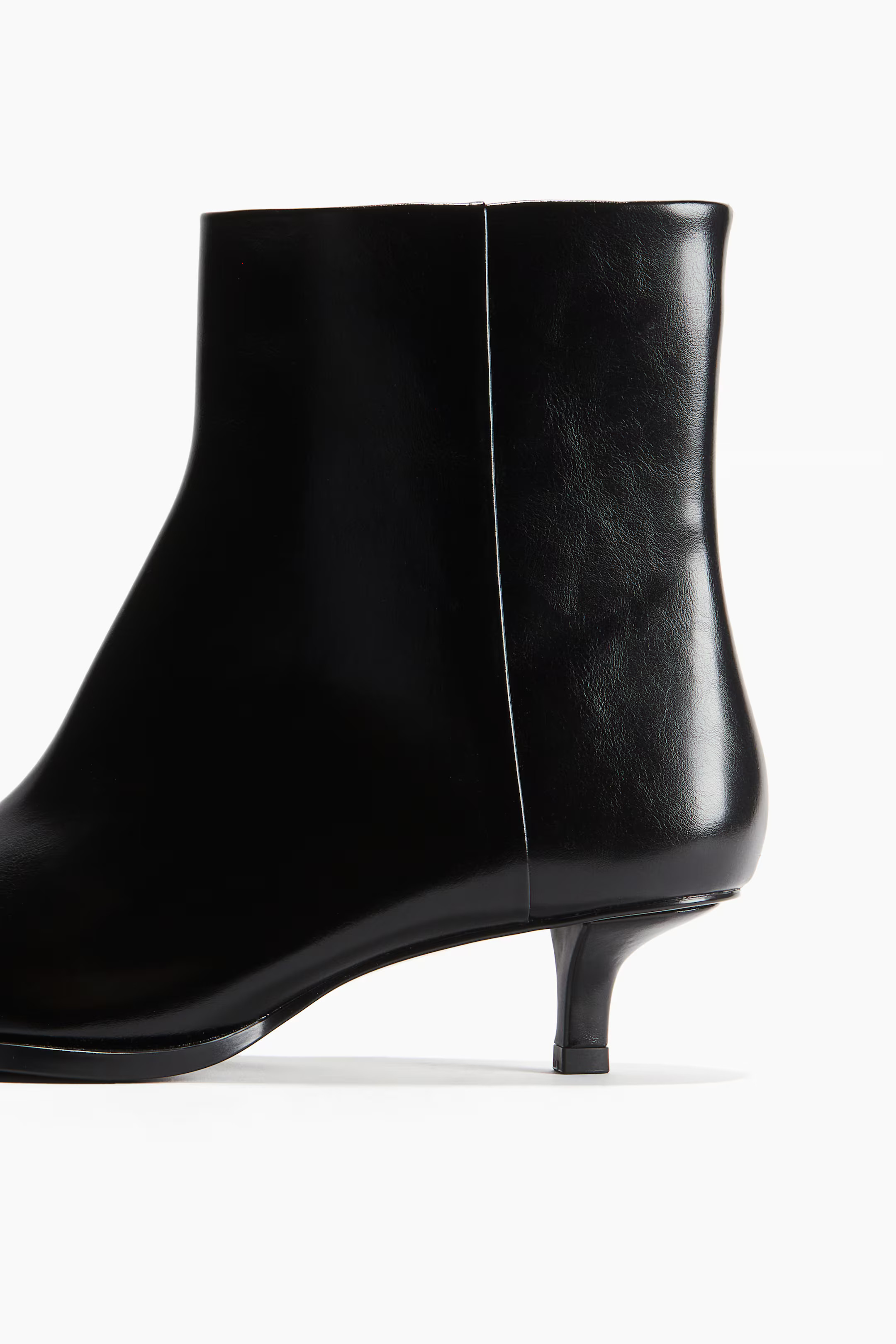 Ankle Boots with Pointed Toes | H&M (US + CA)