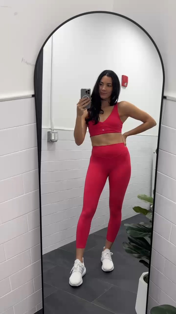 Fabletics pureluxe set! Feels like butter it's so good. Wearing a Medium in the top and bottom. 

 

#LTKActive #LTKFindsUnder50 #LTKFindsUnder100