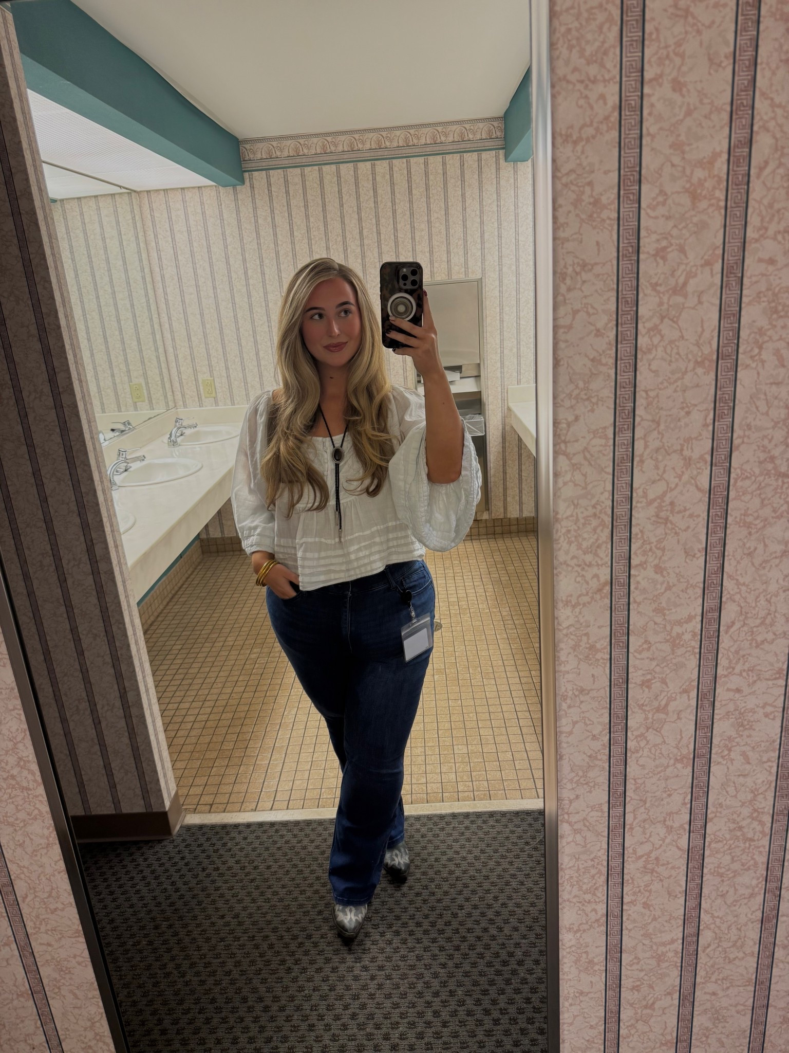 Casual Fridays are my favorite in the office! I loveeee wearing my Democracy boot cut jeans with my cowgirl boots!

#LTKMidsize #LTKFindsUnder100 #LTKFindsUnder50